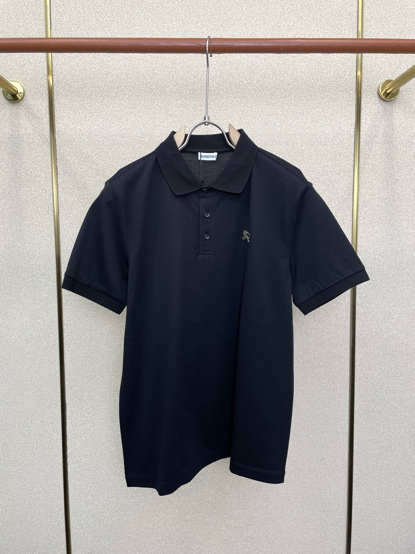 。Burberry巴宝莉💥砸锅卖铁都要上的新款新款原单男士休闲短袖 高端定制 高端版本 时尚百搭爆款⚠️