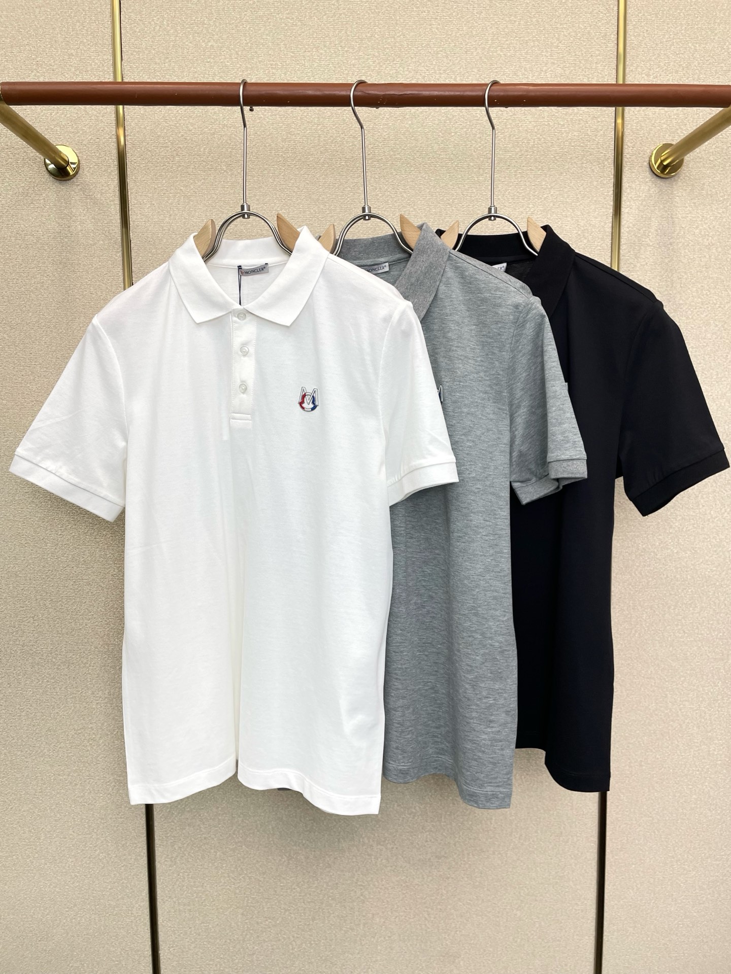 。Moncler蒙口💥砸锅卖铁都要上的新款新款原单男士休闲短袖 高端定制 高端版本 时尚百搭爆款⚠️⚠️