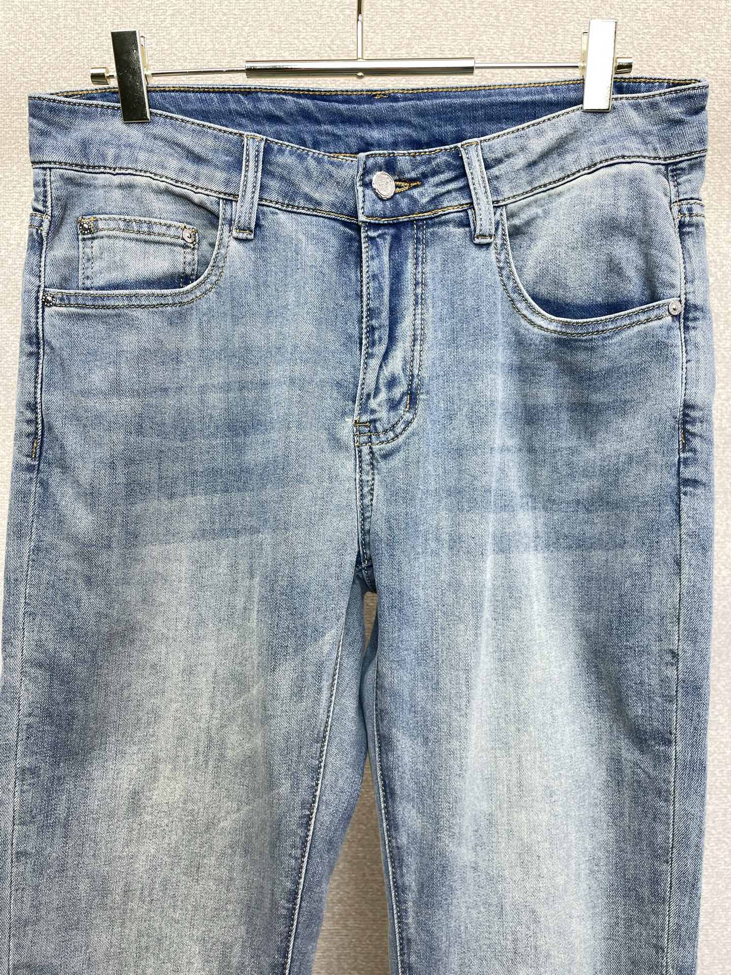 Prada普拉达💥砸锅卖铁都要上的新款新款牛仔裤👖高端版本 专柜定制面料 透气舒适度高，细节无可挑剔，品
