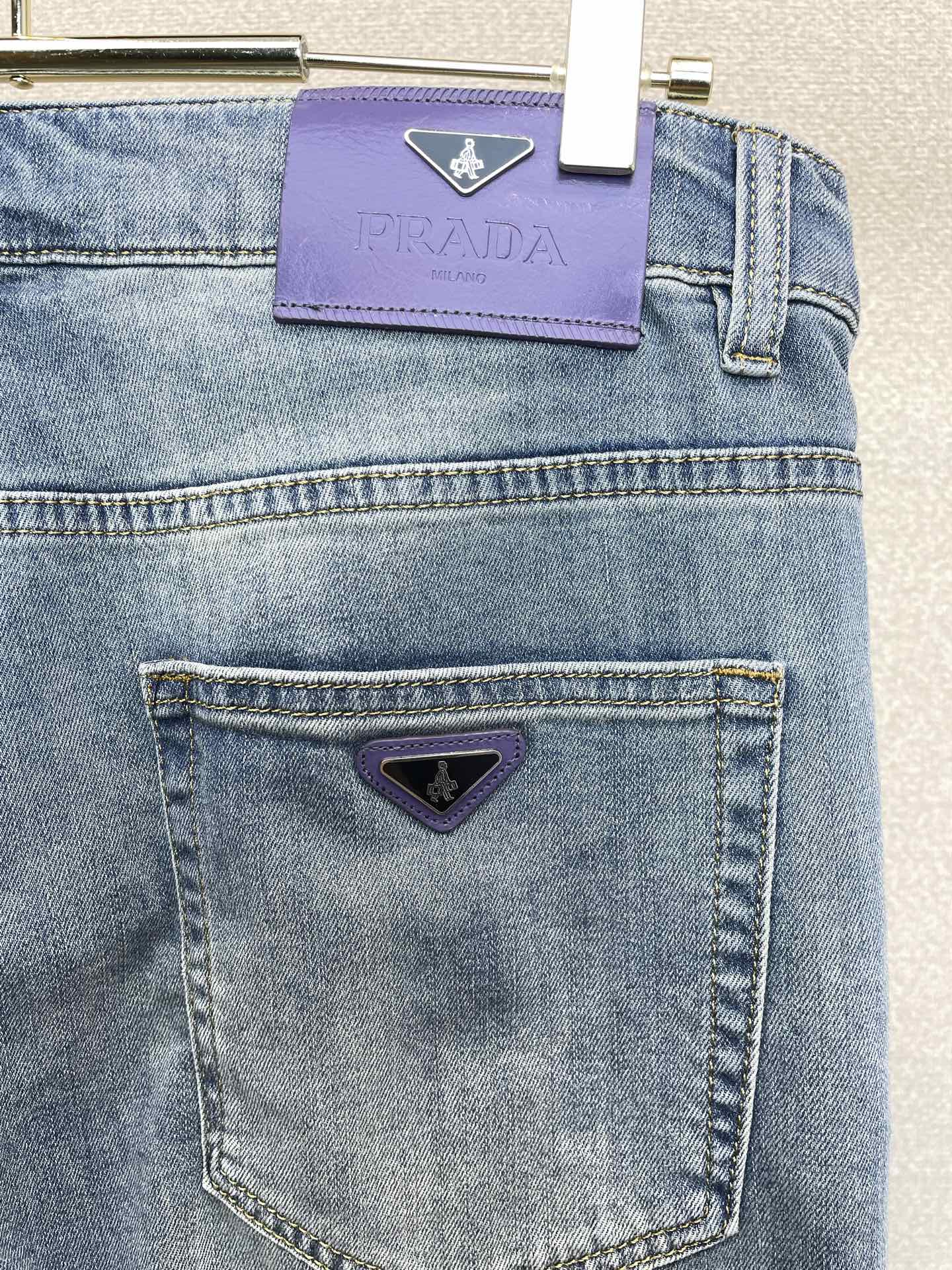 Prada普拉达💥砸锅卖铁都要上的新款新款牛仔裤👖高端版本 专柜定制面料 透气舒适度高，细节无可挑剔，品
