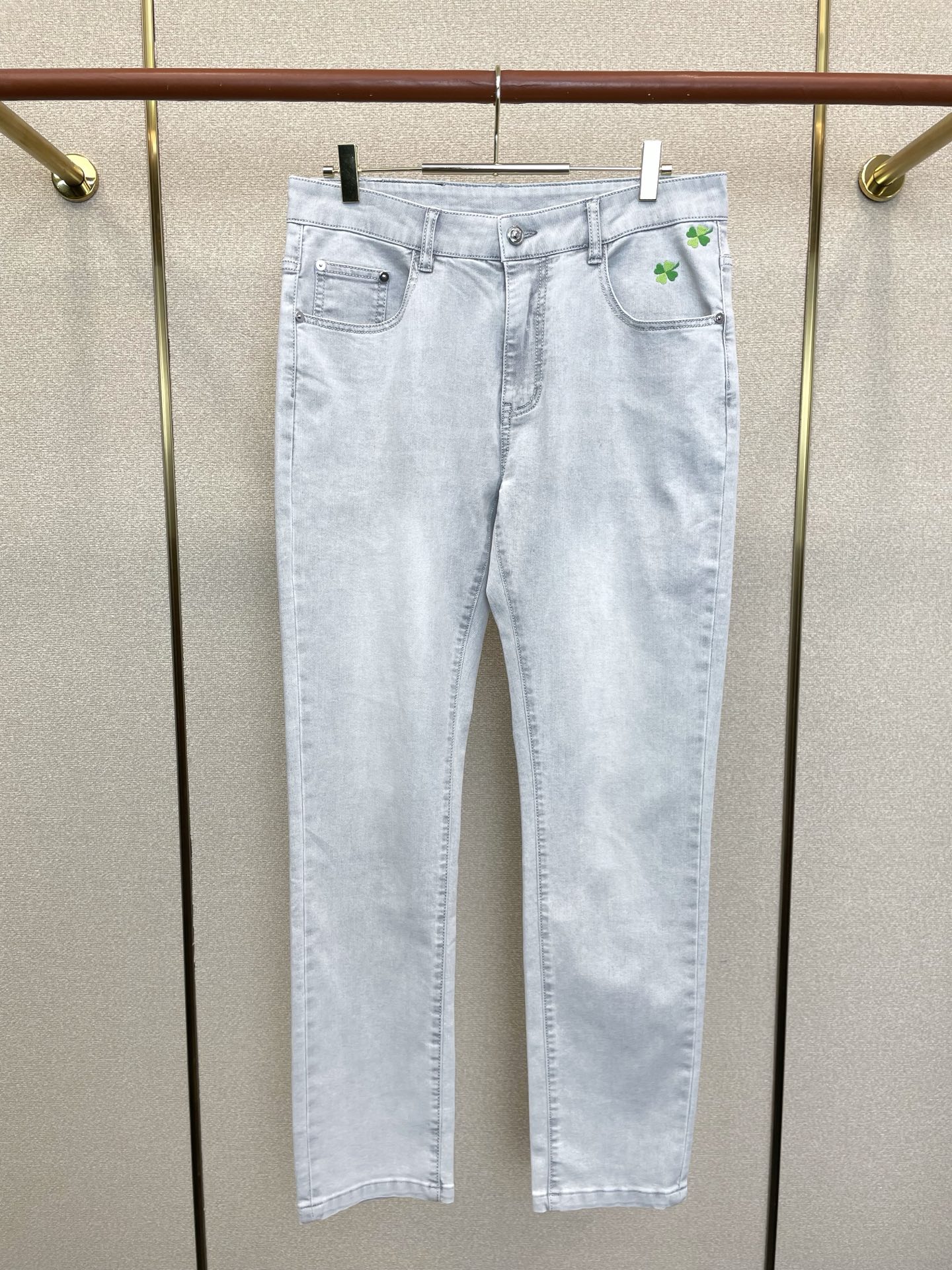 。Dior迪奥💥砸锅卖铁都要上的新款新款牛仔裤👖高端版本 专柜定制面料 透气舒适度高，细节无可挑剔，品牌
