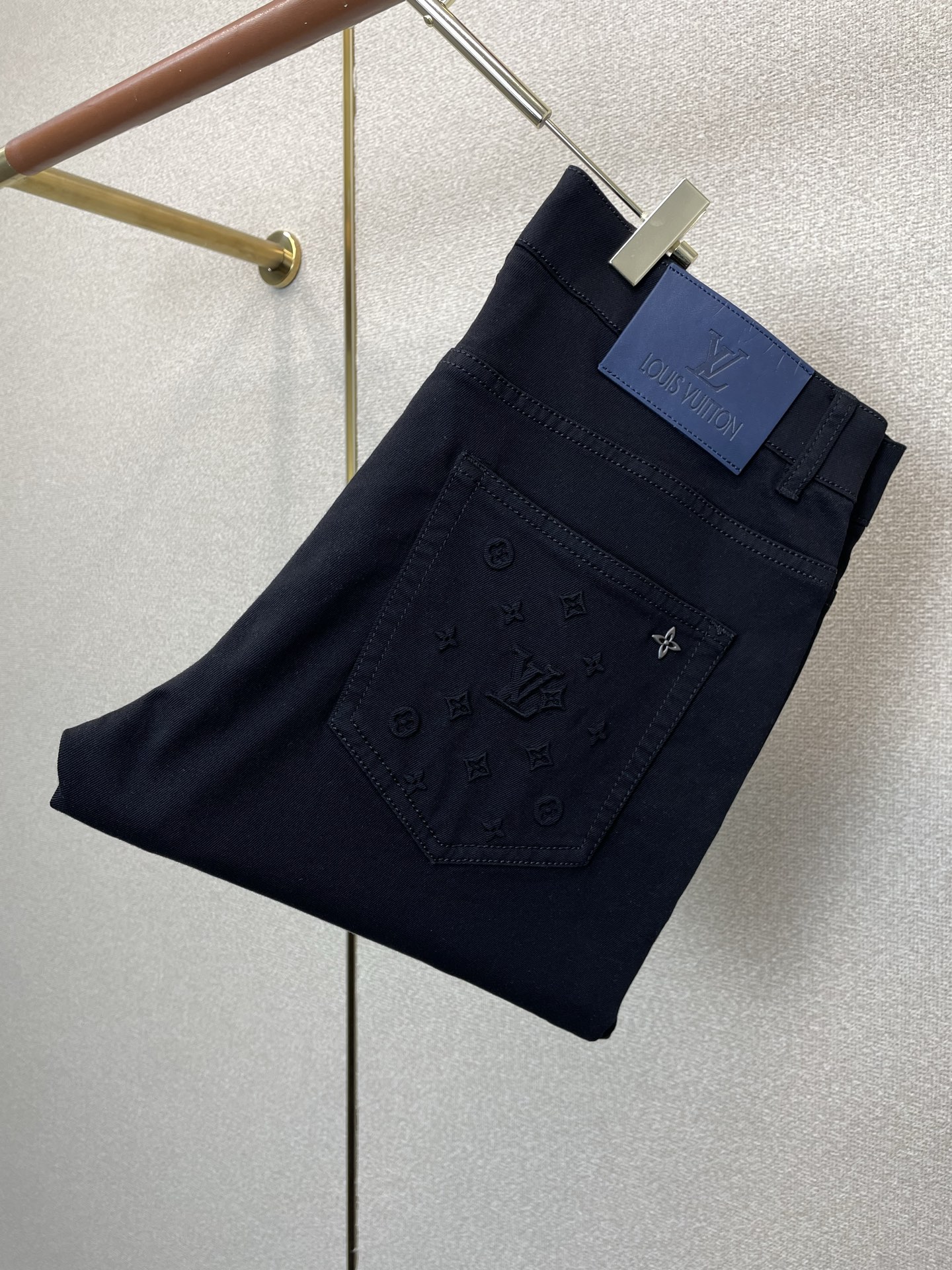 Louis Vuitton路易威登💥砸锅卖铁都要上的新款新款牛仔裤👖高端版本 专柜定制面料 透气舒适度高