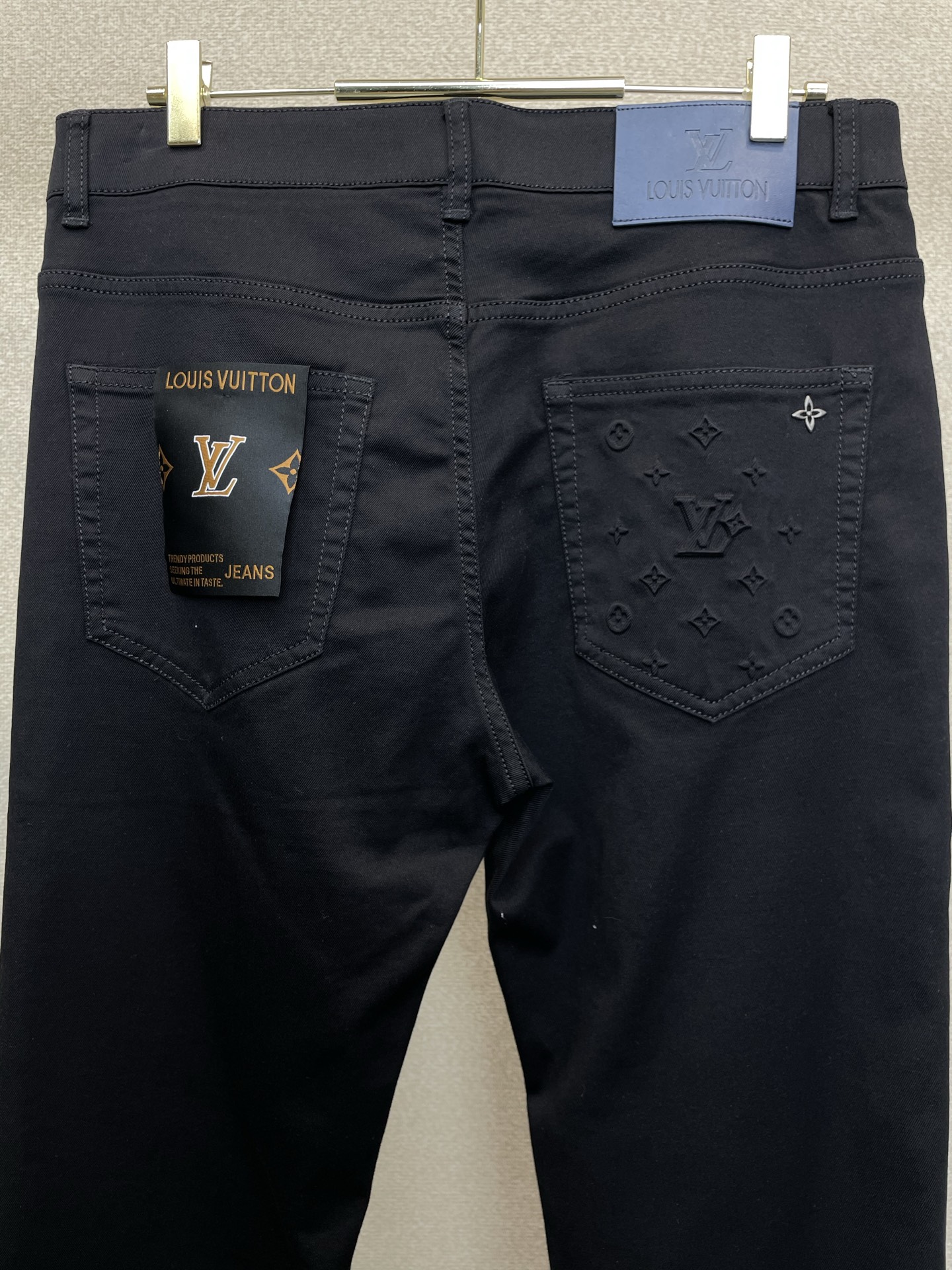 Louis Vuitton路易威登💥砸锅卖铁都要上的新款新款牛仔裤👖高端版本 专柜定制面料 透气舒适度高