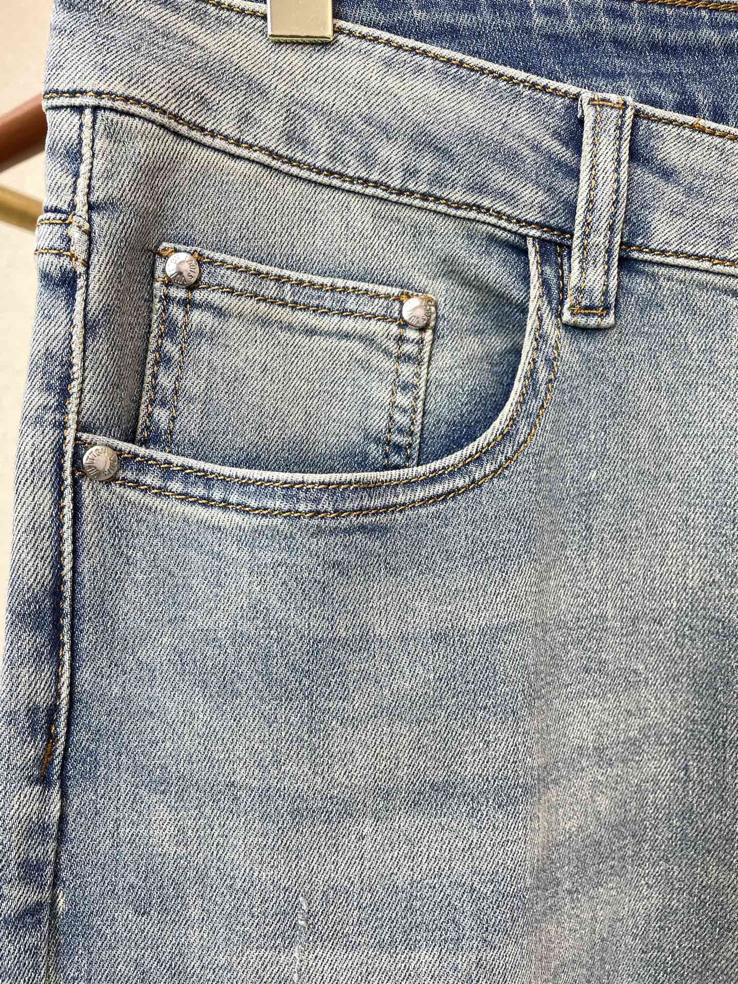 Louis Vuitton路易威登💥砸锅卖铁都要上的新款新款牛仔裤👖高端版本 专柜定制面料 透气舒适度高