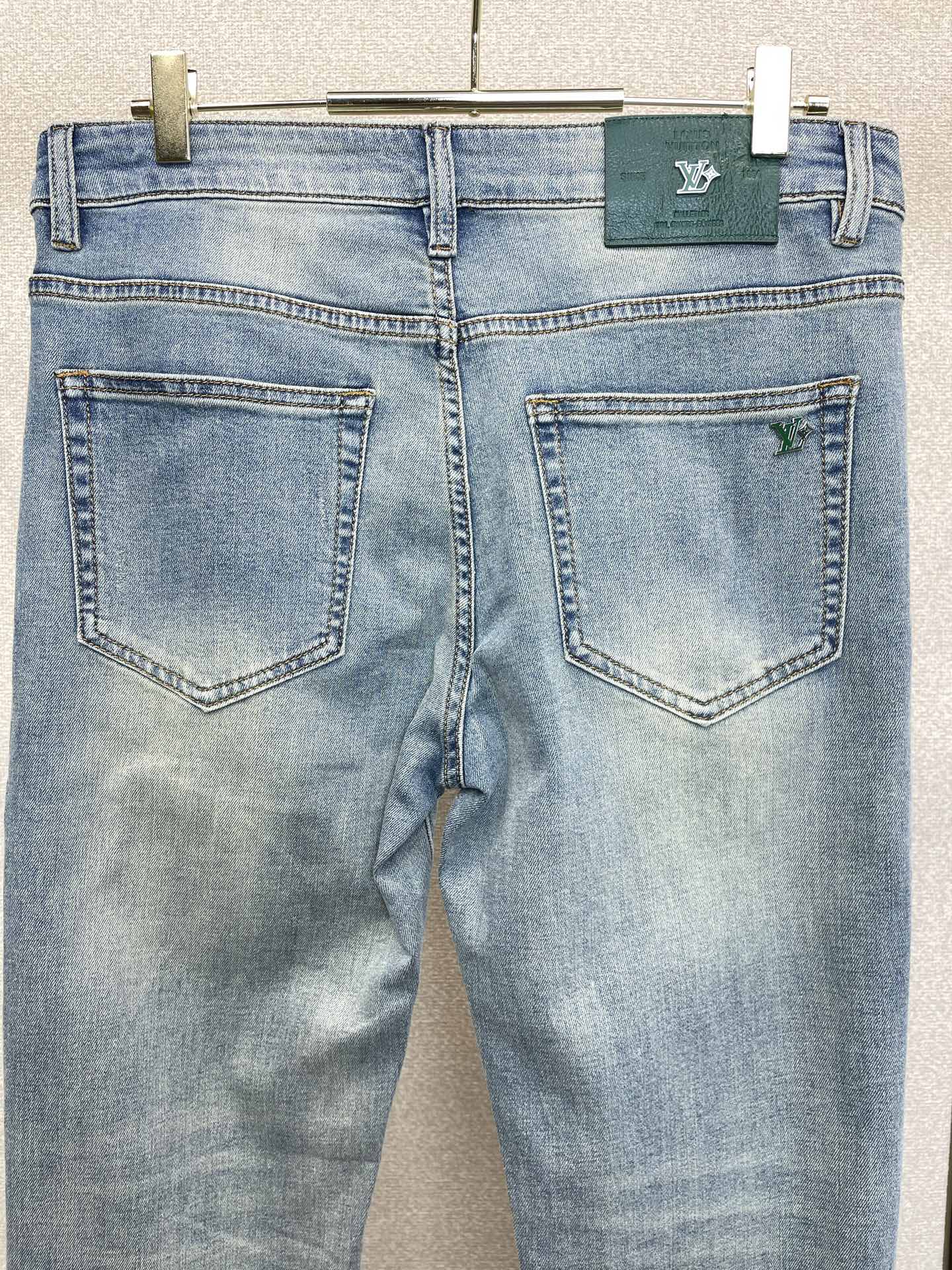 Louis Vuitton路易威登💥砸锅卖铁都要上的新款新款牛仔裤👖高端版本 专柜定制面料 透气舒适度高