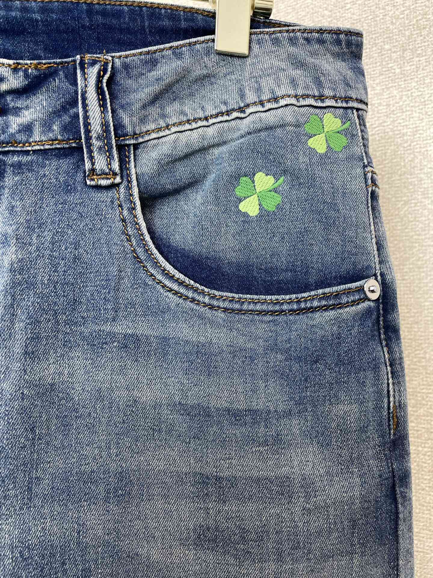 。Dior迪奥💥砸锅卖铁都要上的新款新款牛仔裤👖高端版本 专柜定制面料 透气舒适度高，细节无可挑剔，品牌