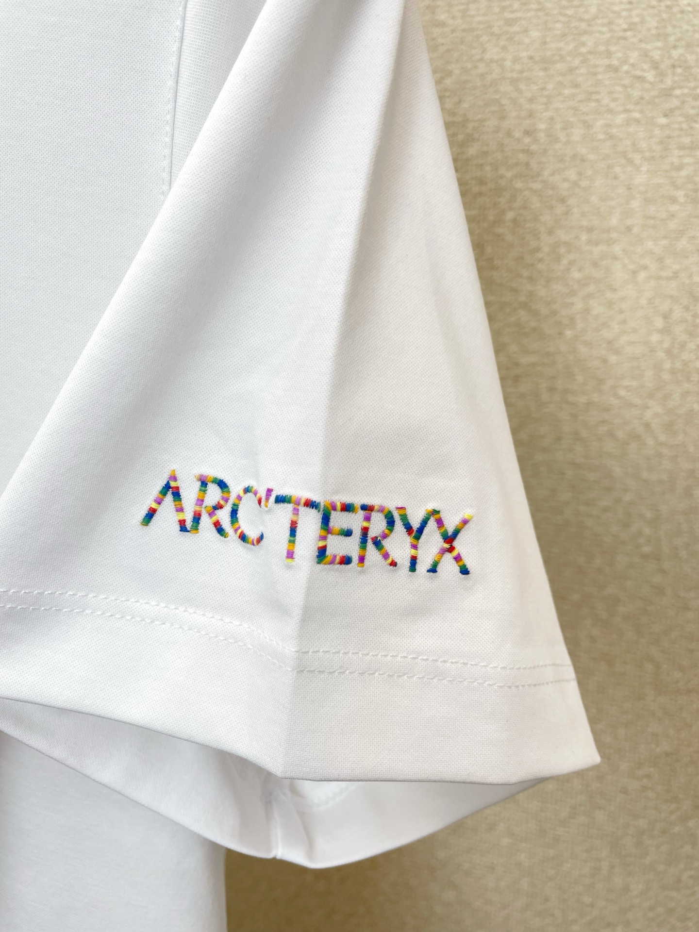 。Arc’teryx始祖鸟💥砸锅卖铁都要上的新款新款原单男士休闲短袖 高端定制 高端版本 时尚百搭爆款⚠