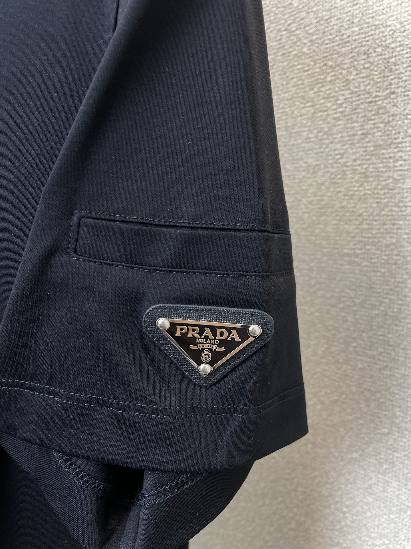 Prada普拉达💥砸锅卖铁都要上的新款新款原单男士休闲短袖 高端定制 高端版本 时尚百搭爆款⚠️⚠️✨✨