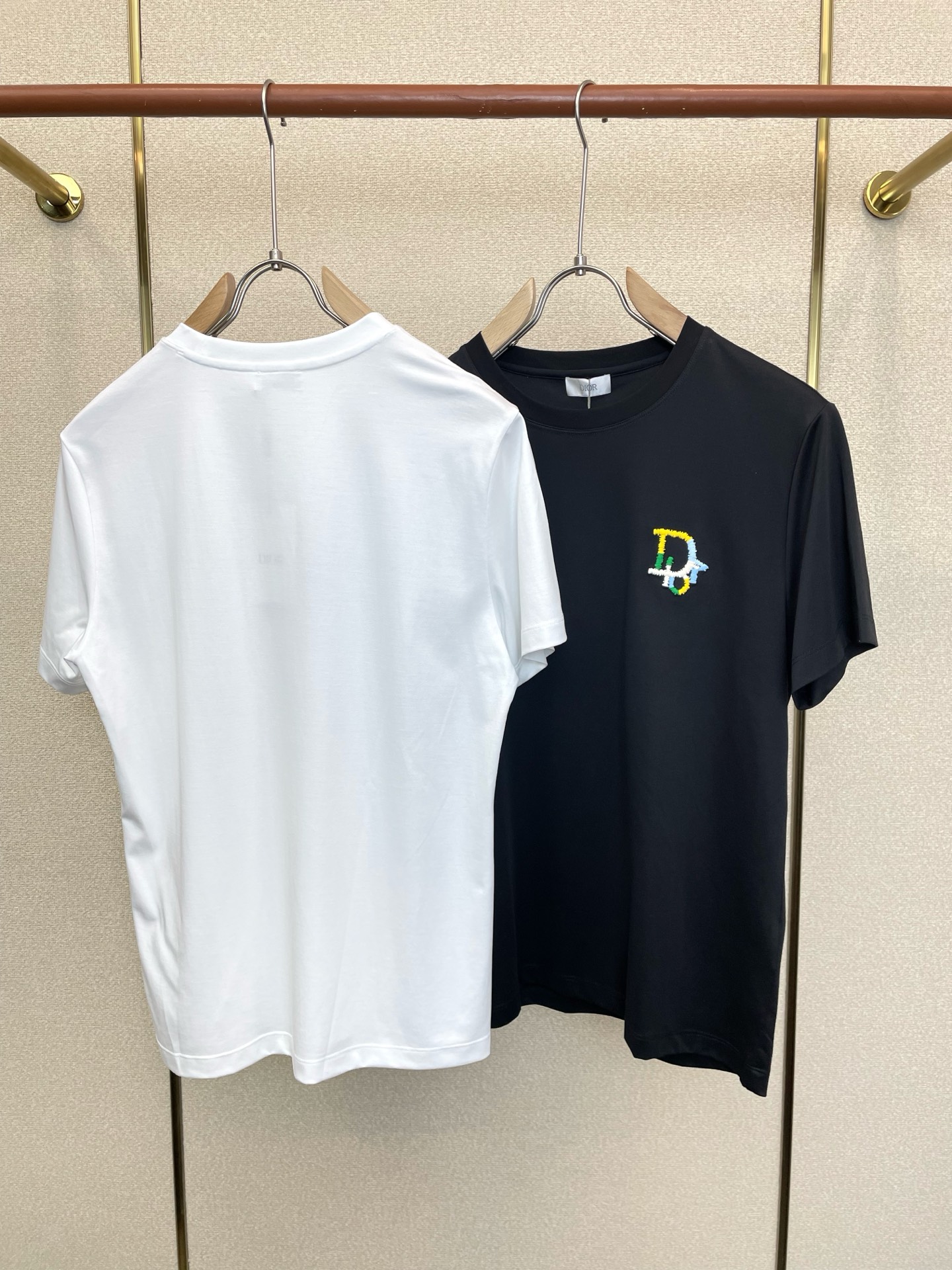 。Dior迪奥💥砸锅卖铁都要上的新款新款原单男士休闲短袖 高端定制 高端版本 时尚百搭爆款⚠️⚠️✨✨进