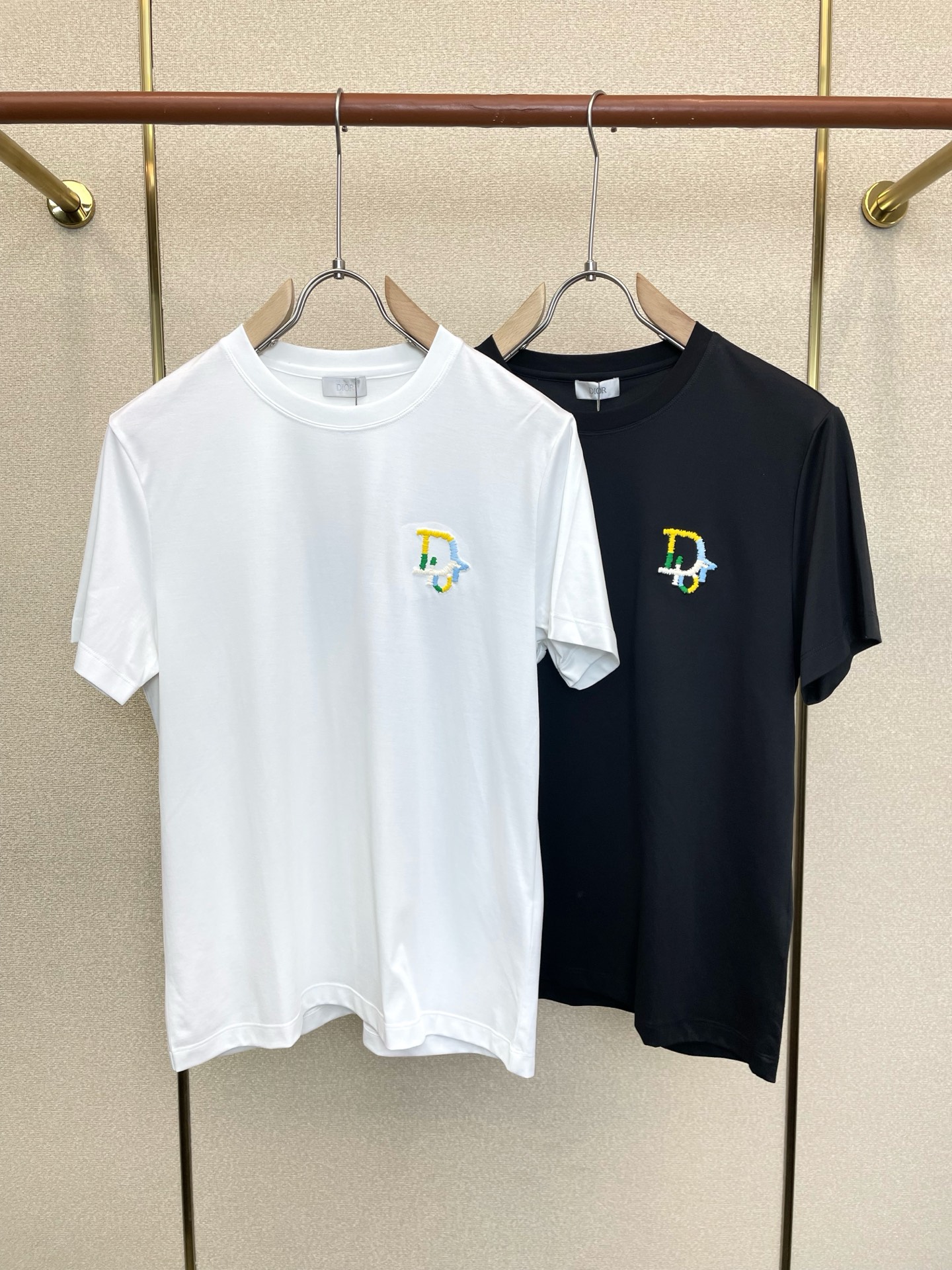 。Dior迪奥💥砸锅卖铁都要上的新款新款原单男士休闲短袖 高端定制 高端版本 时尚百搭爆款⚠️⚠️✨✨进