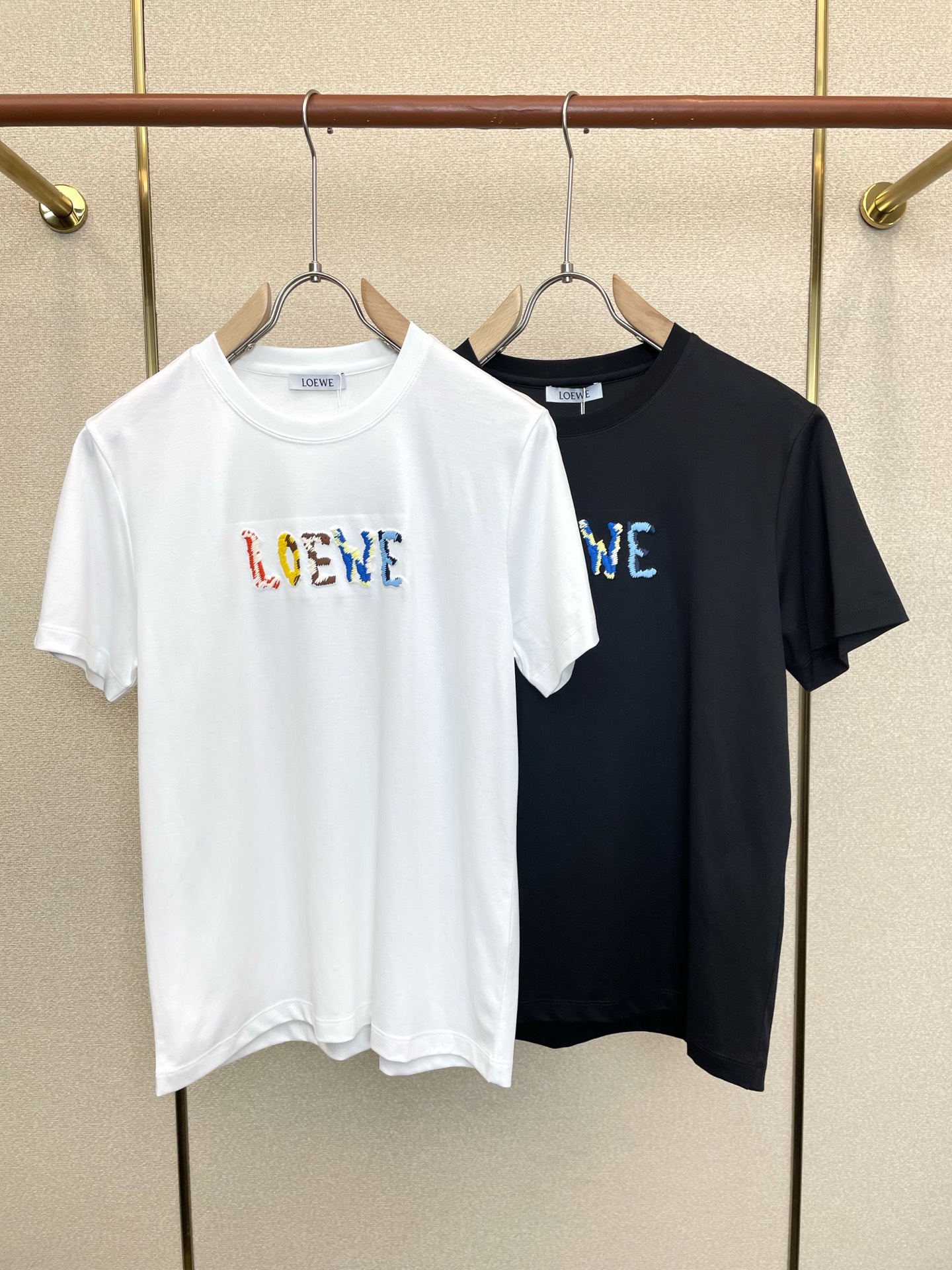 。LOEWE罗意威💥砸锅卖铁都要上的新款新款原单男士休闲短袖 高端定制 高端版本 时尚百搭爆款⚠️⚠️✨