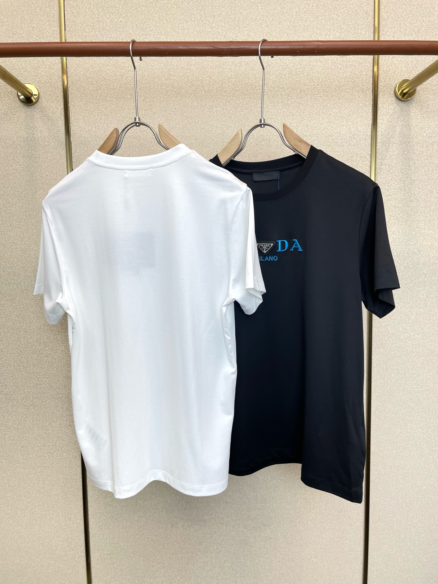 Prada普拉达💥砸锅卖铁都要上的新款新款原单男士休闲短袖 高端定制 高端版本 时尚百搭爆款⚠️⚠️✨✨