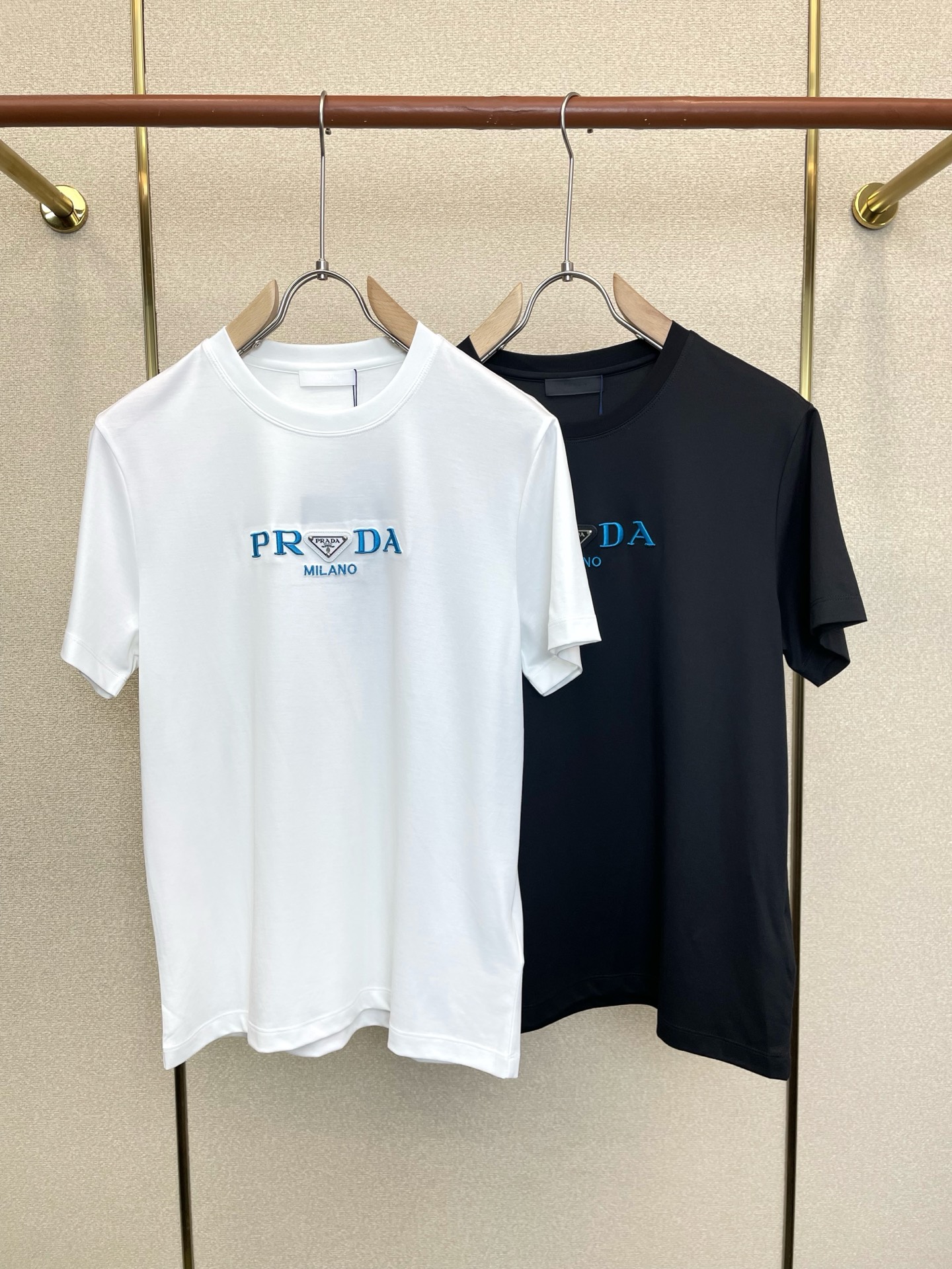 Prada普拉达💥砸锅卖铁都要上的新款新款原单男士休闲短袖 高端定制 高端版本 时尚百搭爆款⚠️⚠️✨✨