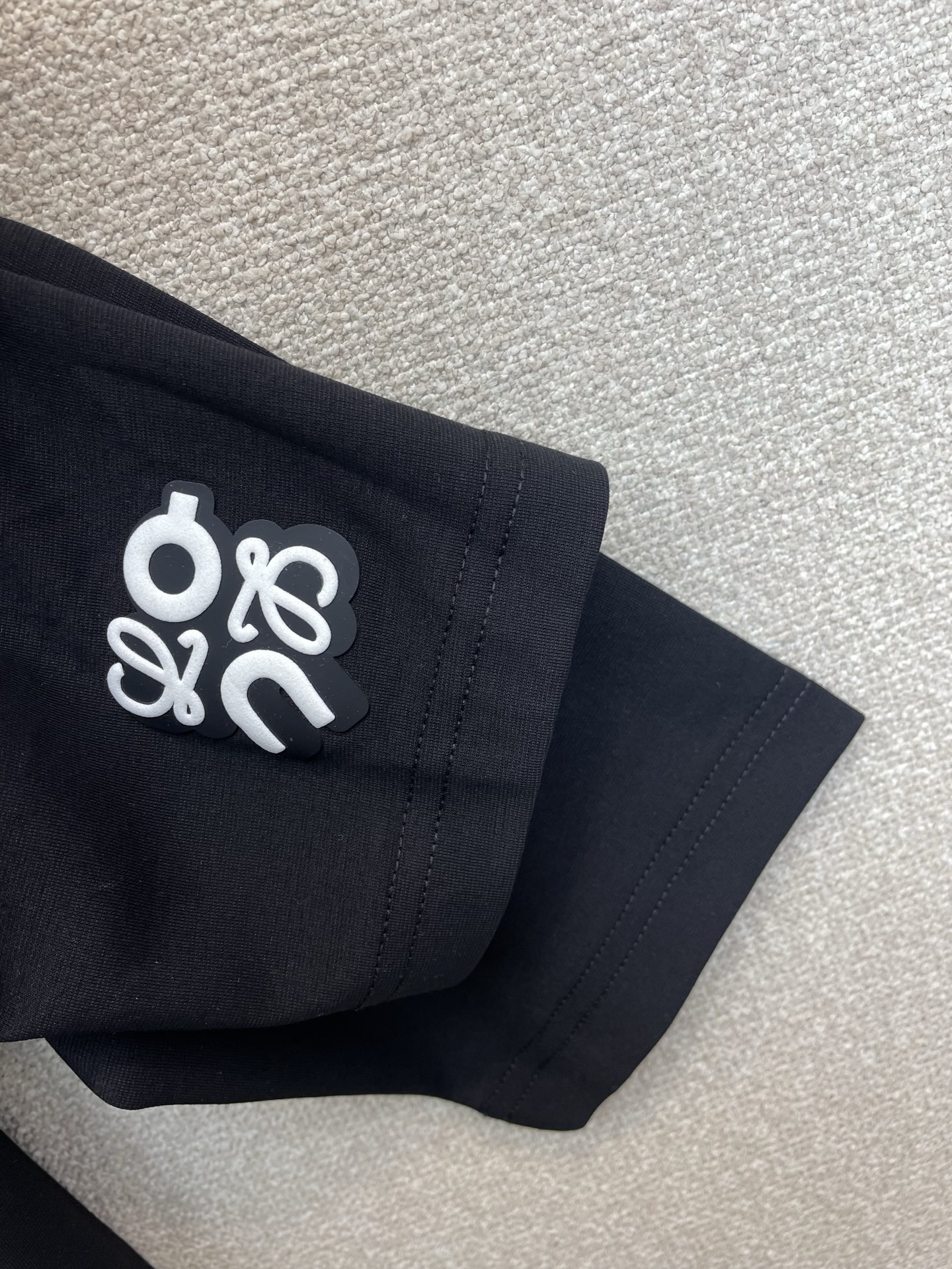 LOEWE罗意威💥砸锅卖铁都要上的新款新款原单男士休闲长袖 高端定制 高端版本 时尚百搭爆款⚠️⚠️✨✨