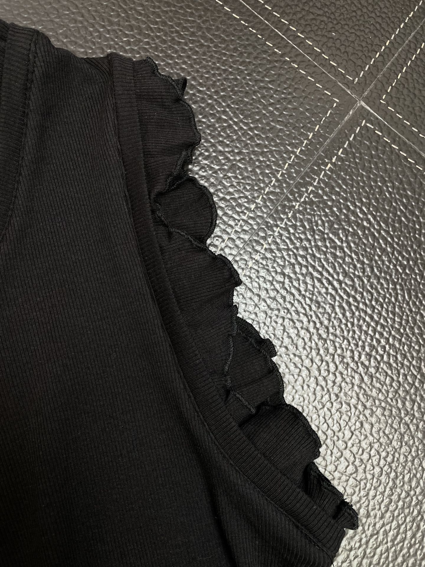 LOEWE罗意威👚砸锅卖铁都要上的新款👚新款女装休闲蕾丝边背心 高端版本！独特设计 专柜定制面料 透气舒