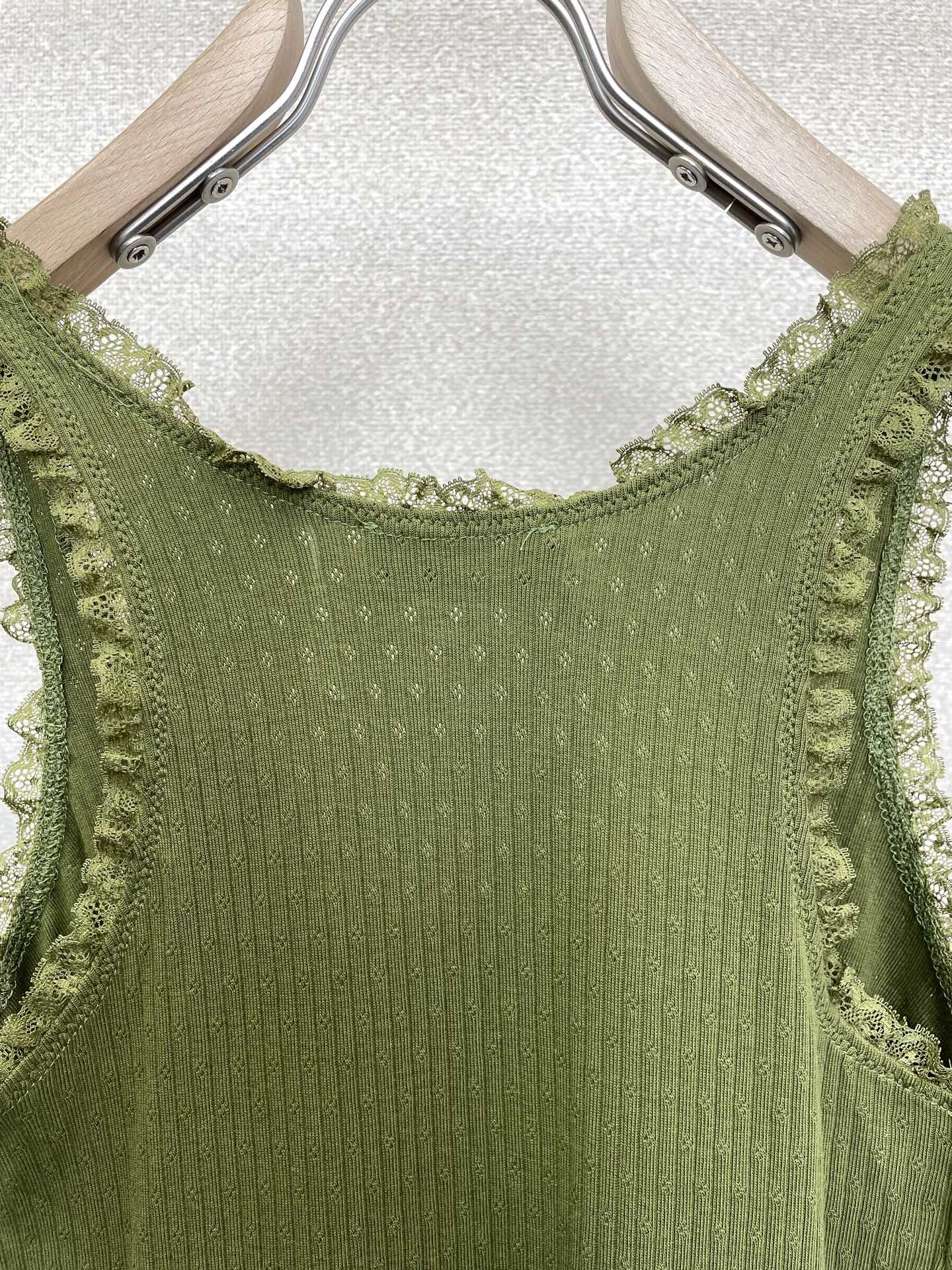 Miumiu谬谬👚砸锅卖铁都要上的新款👚新款女装休闲蕾丝边连衣裙👗高端版本！独特设计 专柜定制面料 透气