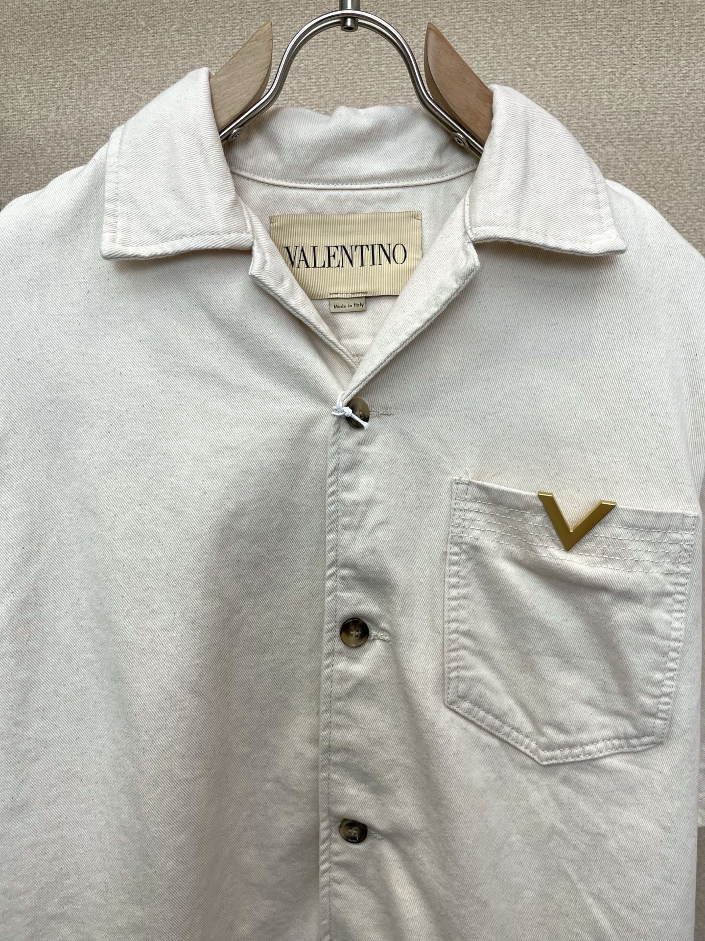 VALENTINO华伦天奴💥砸锅卖铁都要上的新款新款原单男士休闲牛仔短袖开衫 高端定制 高端版本 时尚百