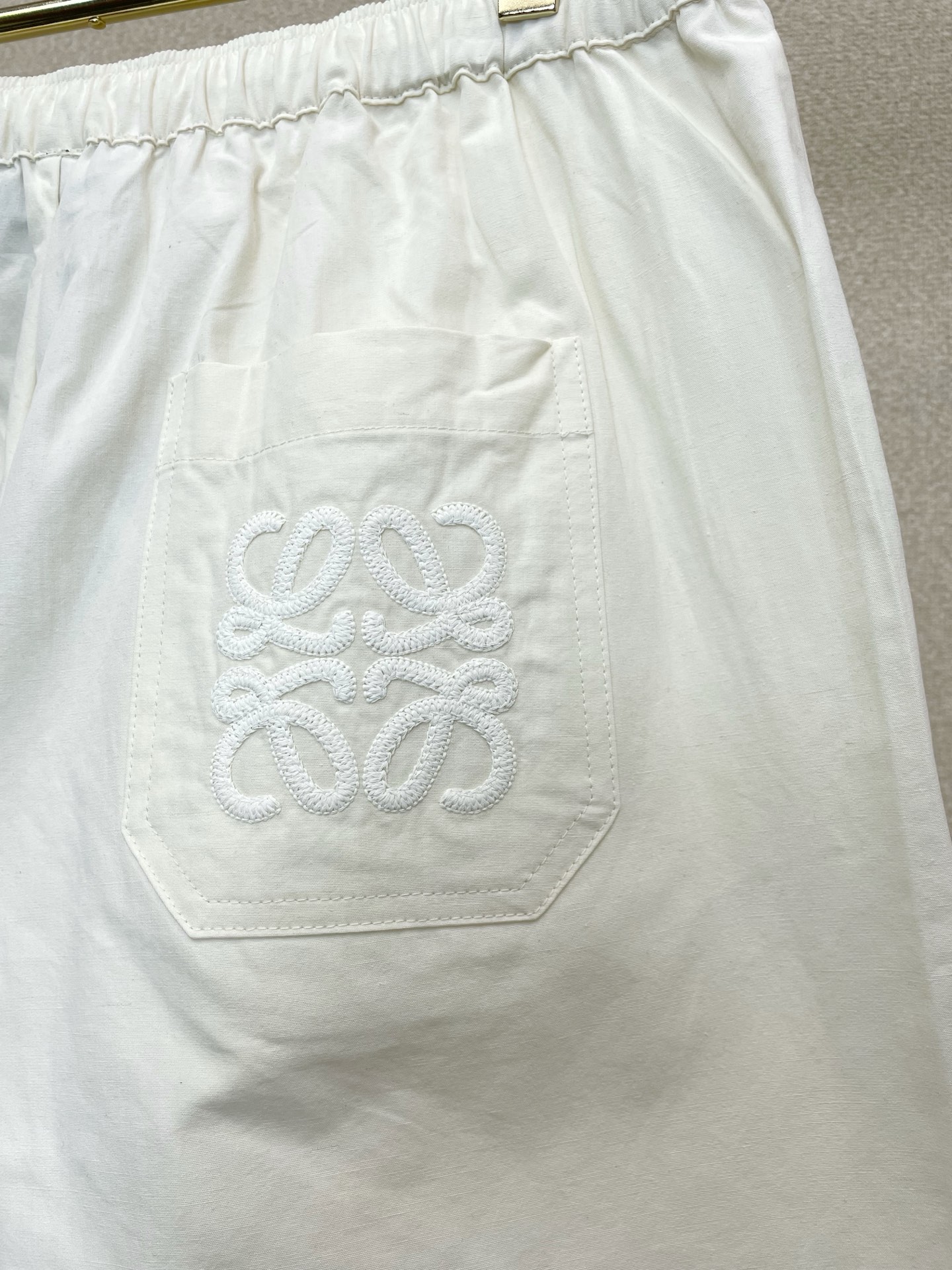 LOEWE罗意威💥砸锅卖铁都要上的新款新款原单男士休闲短裤🩳莱塞尔休闲短裤🩳高端定制 高端版本 时尚百搭