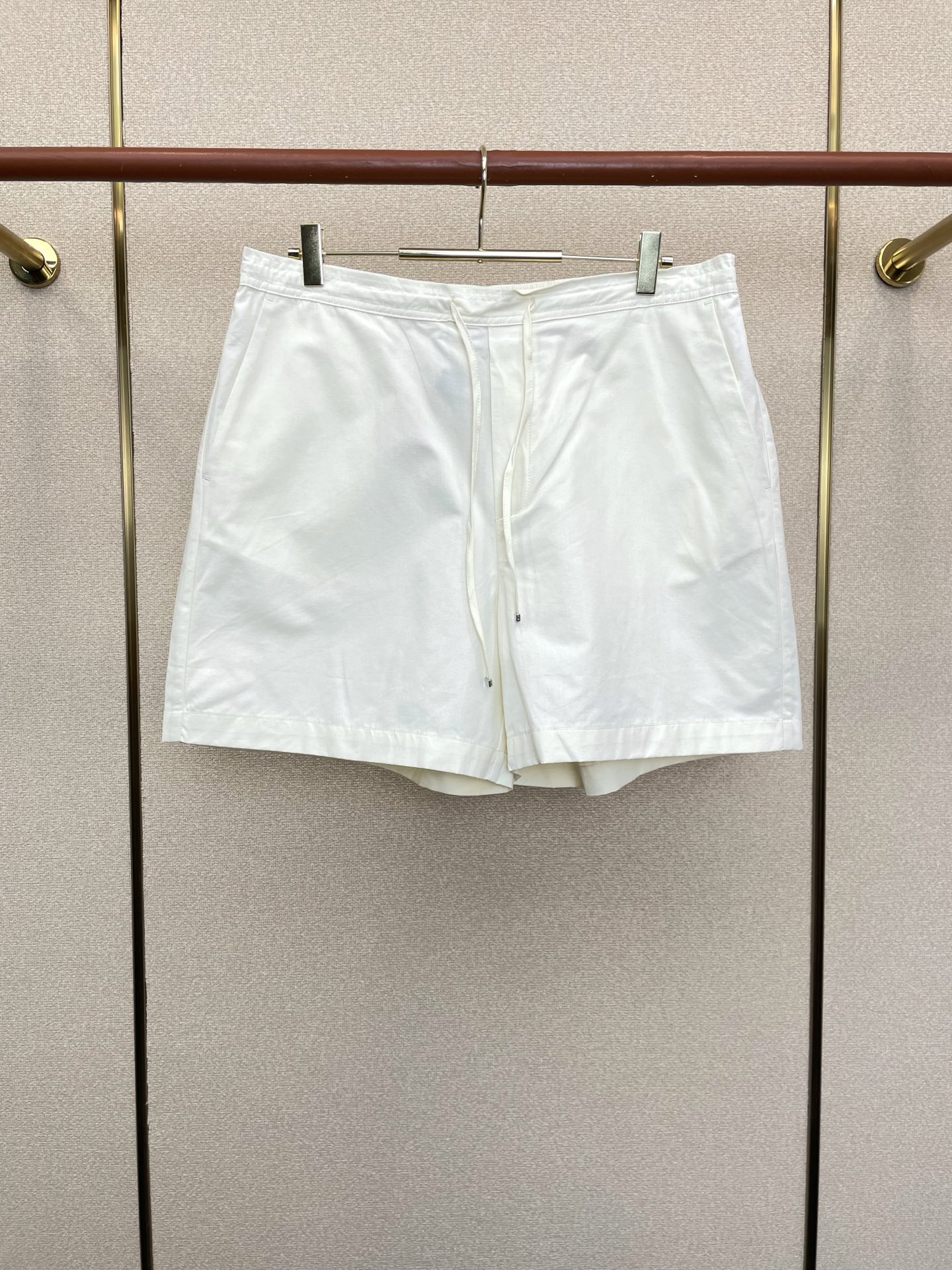 LOEWE罗意威💥砸锅卖铁都要上的新款新款原单男士休闲短裤🩳莱塞尔休闲短裤🩳高端定制 高端版本 时尚百搭