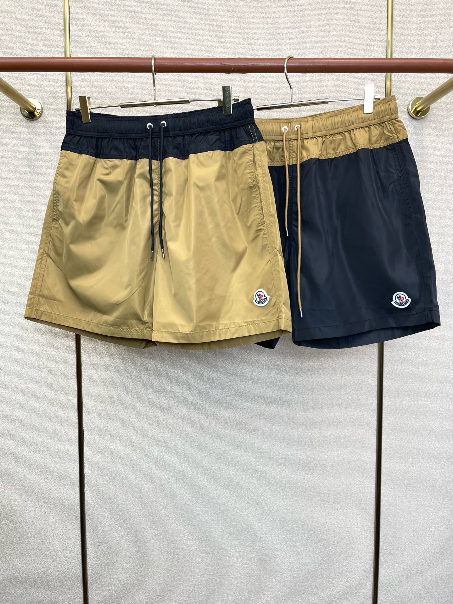 Moncler蒙口💥砸锅卖铁都要上的新款新款休闲短裤🩳高端版本 专柜定制面料 透气舒适度高，细节无可挑剔