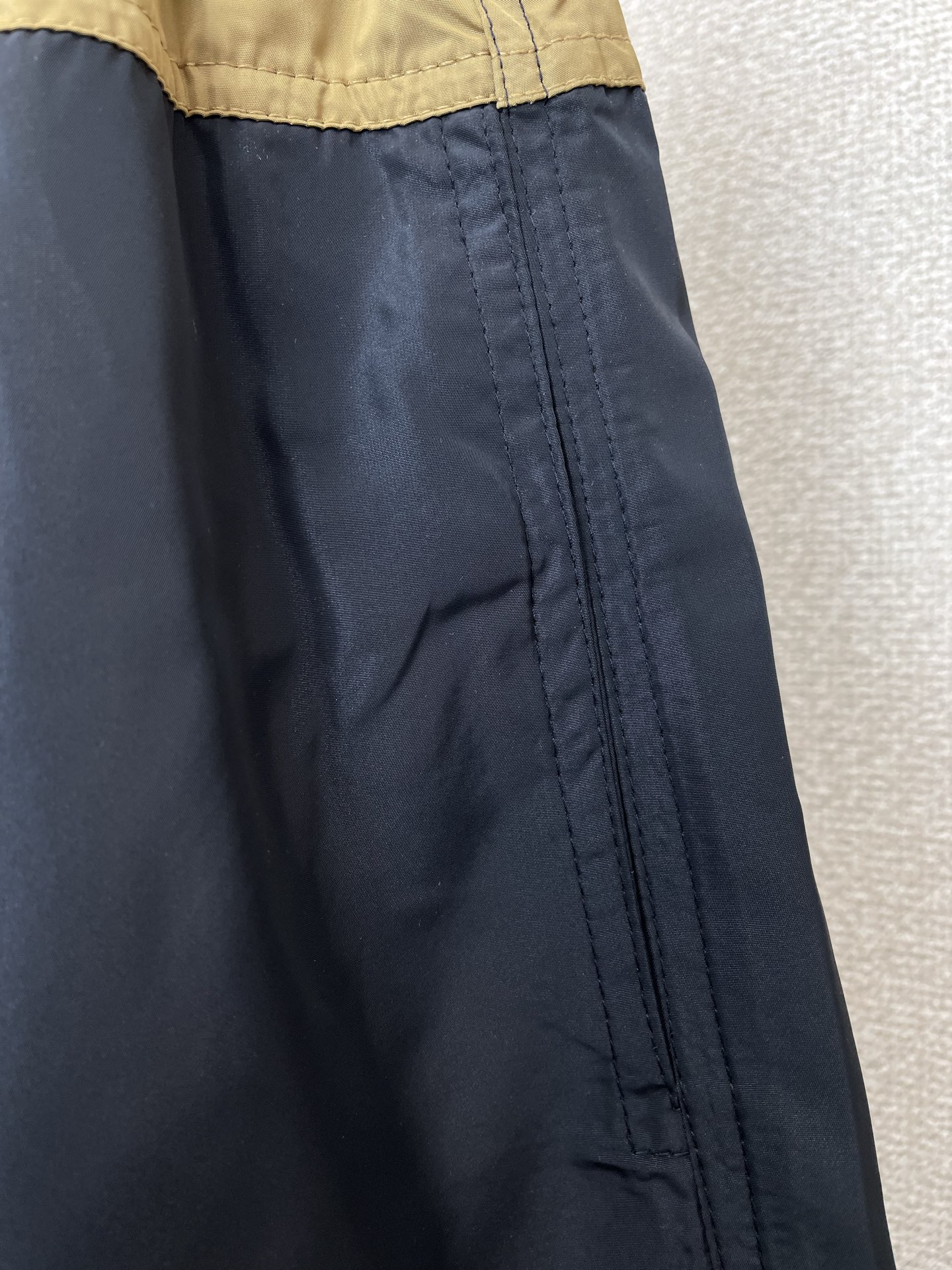 Moncler蒙口💥砸锅卖铁都要上的新款新款休闲短裤🩳高端版本 专柜定制面料 透气舒适度高，细节无可挑剔