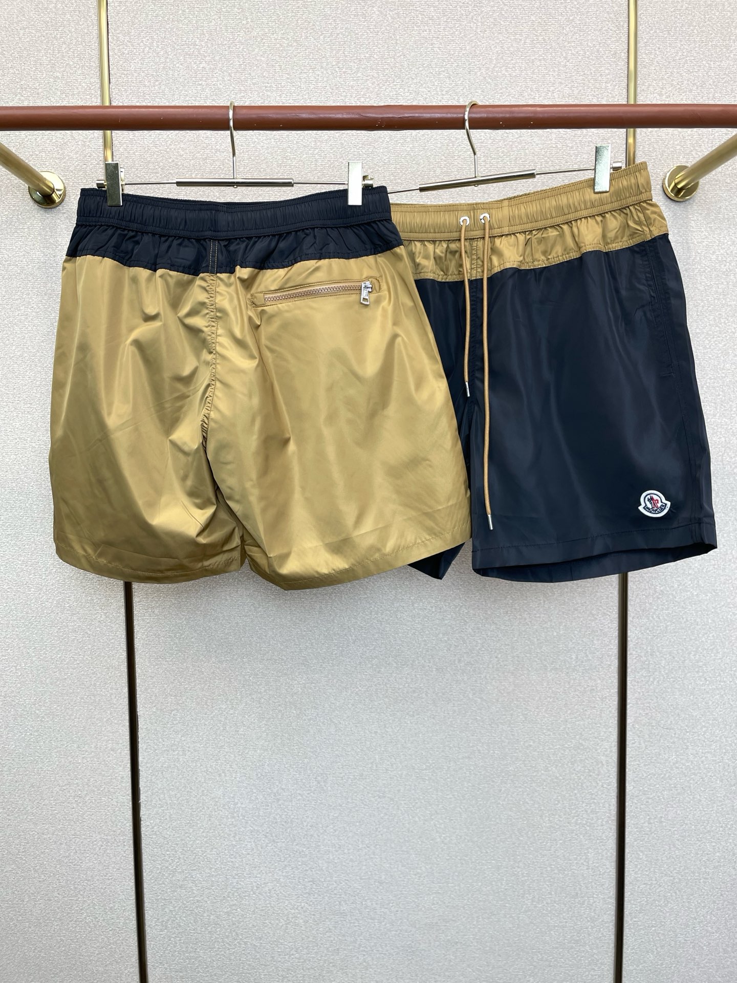 Moncler蒙口💥砸锅卖铁都要上的新款新款休闲短裤🩳高端版本 专柜定制面料 透气舒适度高，细节无可挑剔
