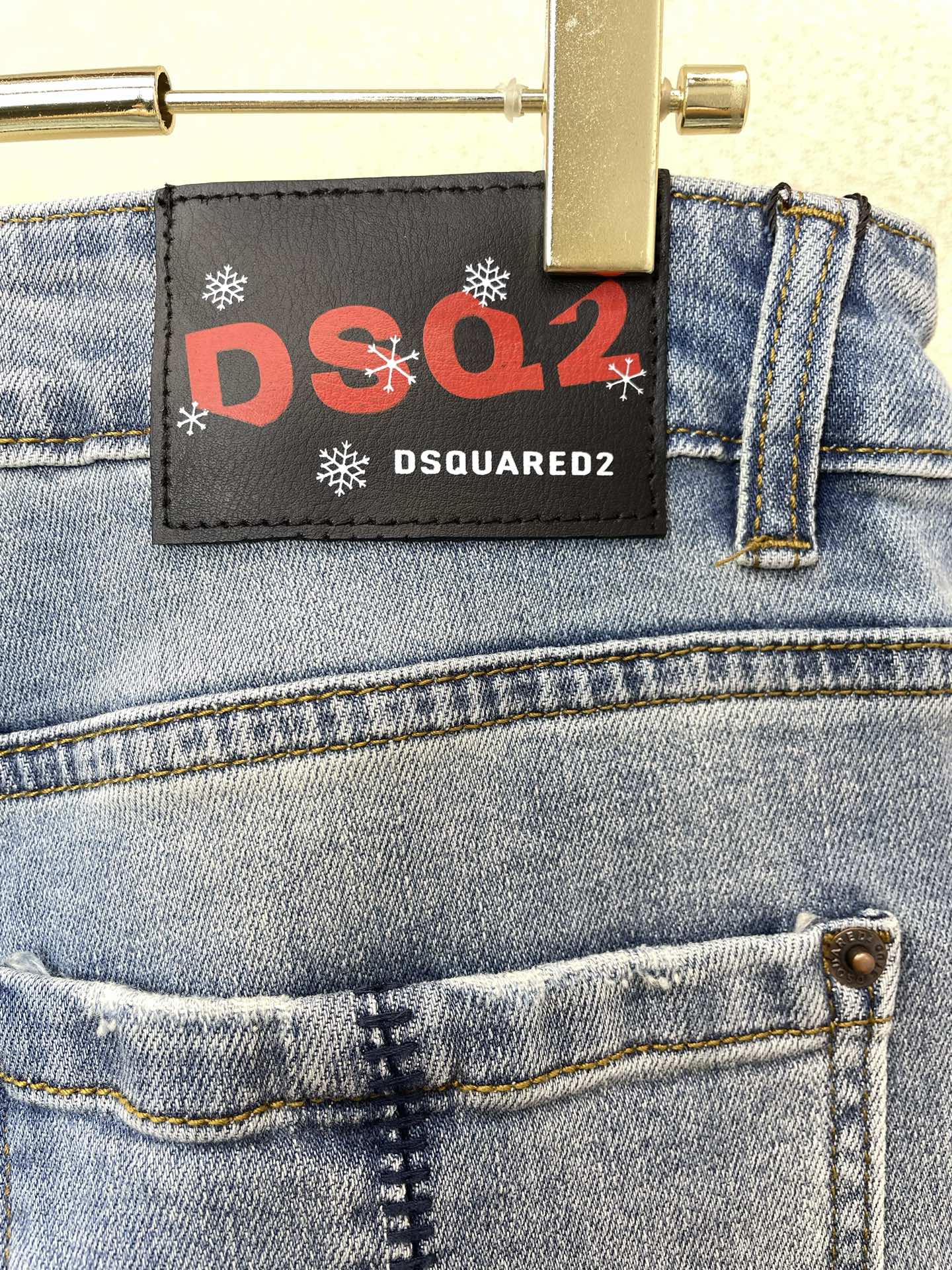 DSQUARED2第二次方💥砸锅卖铁都要上的新款新款休闲牛仔短裤🩳 高端版本！专柜定制面料 透气舒适度高