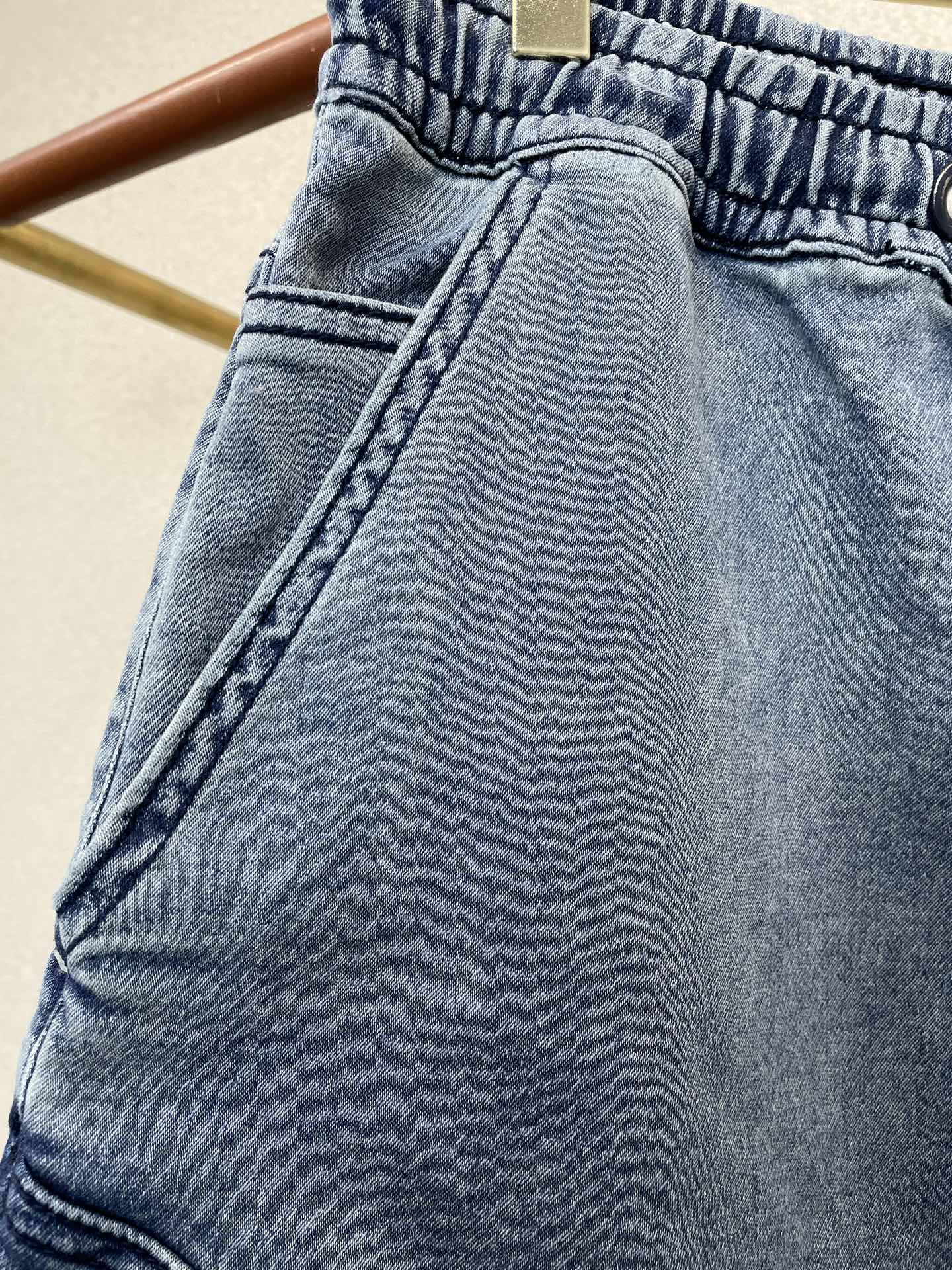 Burberry巴宝莉💥砸锅卖铁都要上的新款新款休闲抽绳牛仔短裤🩳 高端版本！专柜定制面料 透气舒适度高