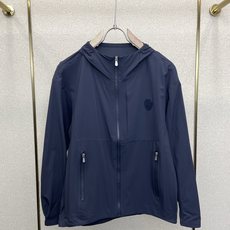 BC-Brunello Cucineli 布鲁内洛 •库奇内利💥砸锅卖铁都要上的新款最新时尚连帽夹克。经 BC-Brunello Cucineli 布鲁内洛 •库奇内利💥砸锅卖铁都要上的新款最新时尚连帽夹克。经