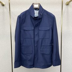 Loro Piana-Loro Piana诺悠翩雅💥砸锅卖铁都要上的新款最新时尚立领亚麻夹克。经典设计感 Loro Piana-Loro Piana诺悠翩雅💥砸锅卖铁都要上的新款最新时尚立领亚麻夹克。经典设计感