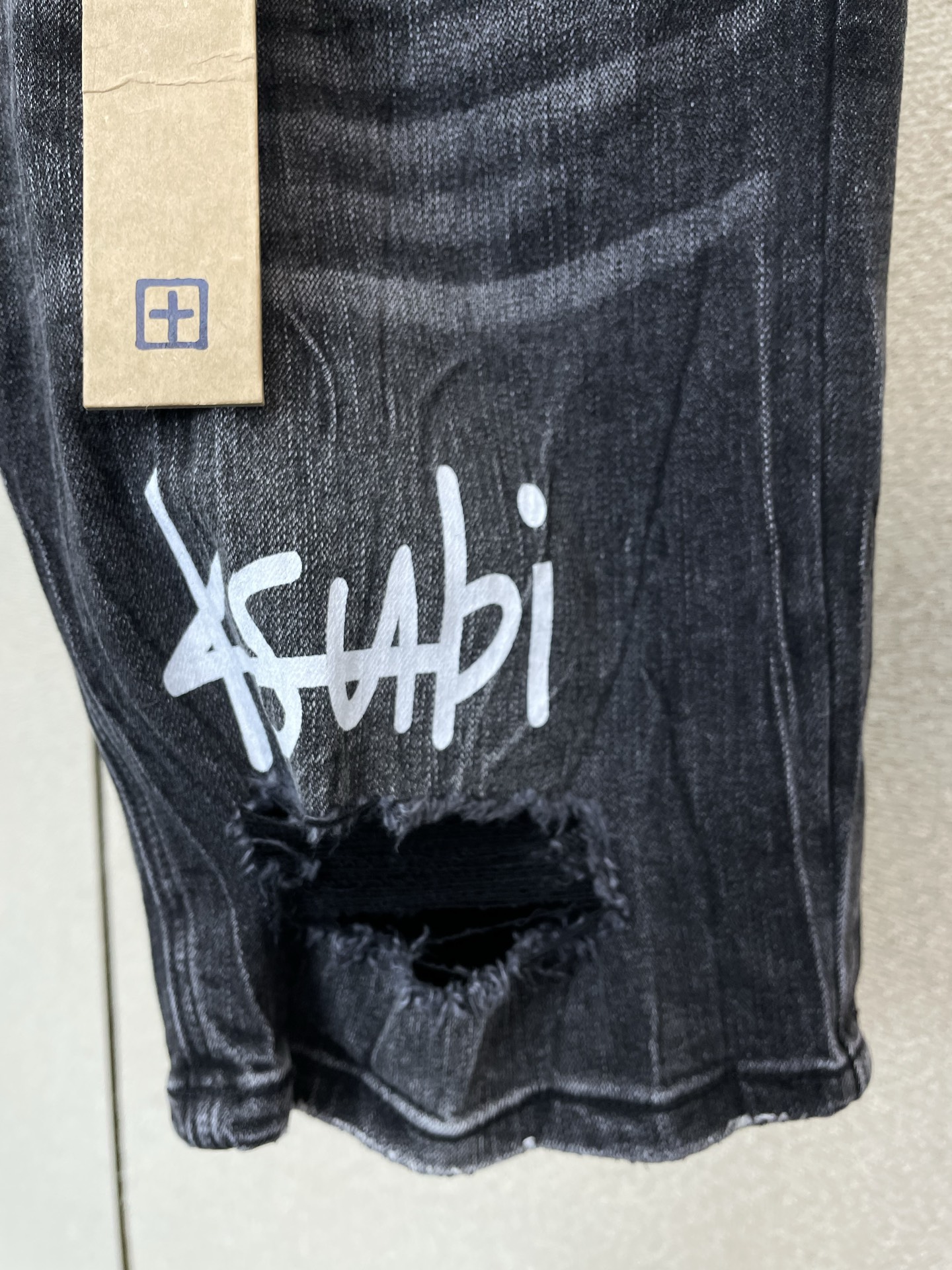 。KSUBI💥砸锅卖铁都要上的新款新款 牛仔短裤🩳高端版本！专柜定制面料  透气舒适度高，细节无可挑剔，