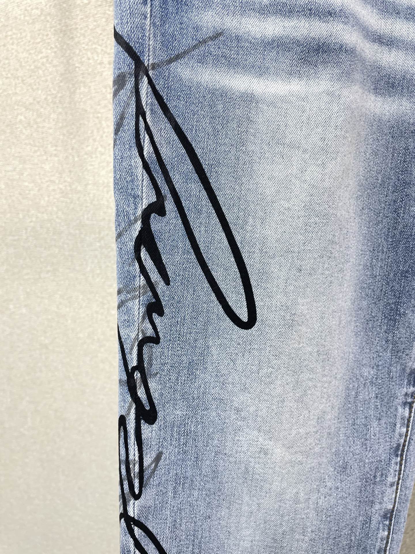 。PURPLE BRAND💥砸锅卖铁都要上的新款新款 牛仔裤👖高端版本！专柜定制面料  透气舒适度高，细