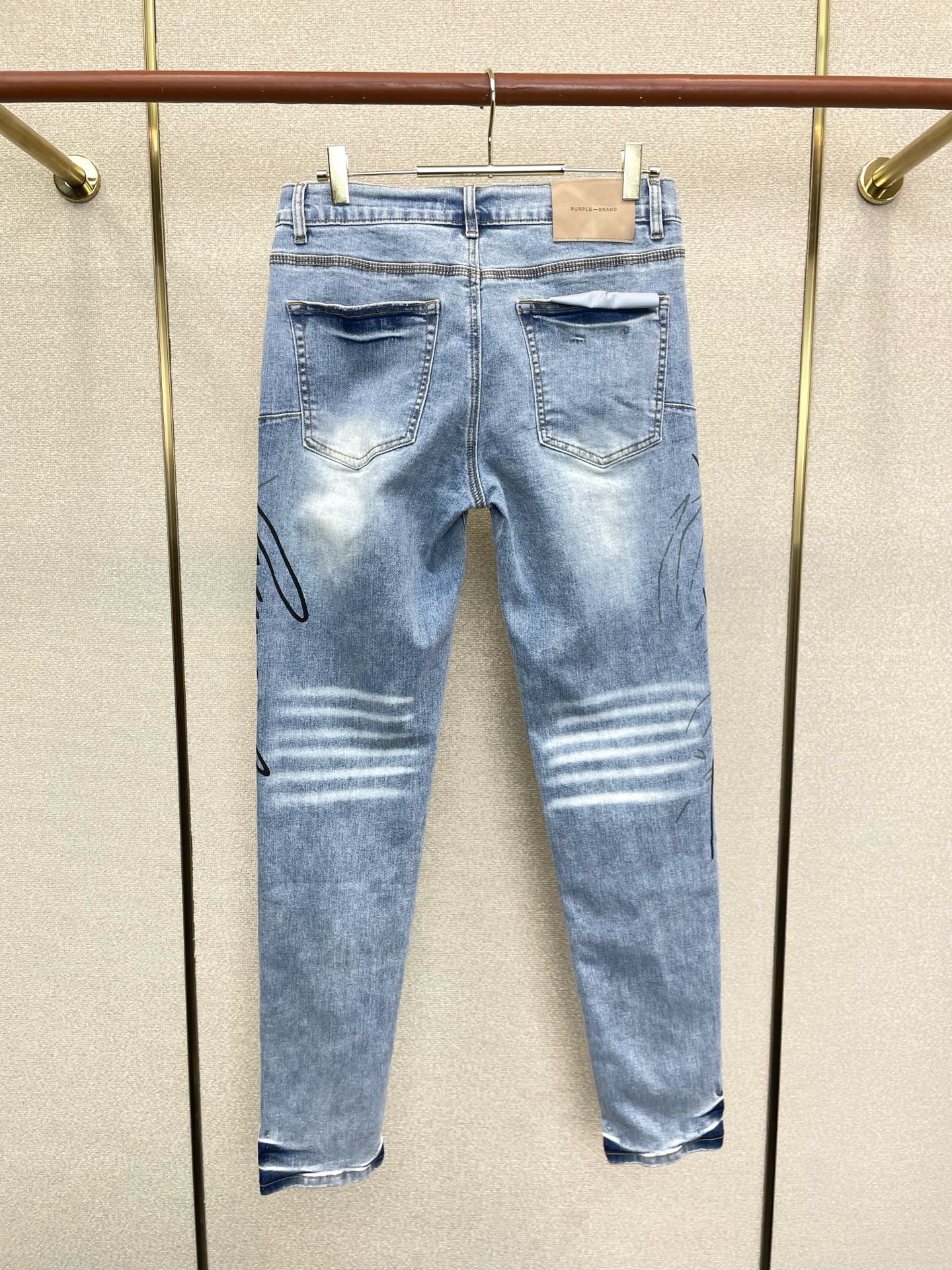 。PURPLE BRAND💥砸锅卖铁都要上的新款新款 牛仔裤👖高端版本！专柜定制面料  透气舒适度高，细