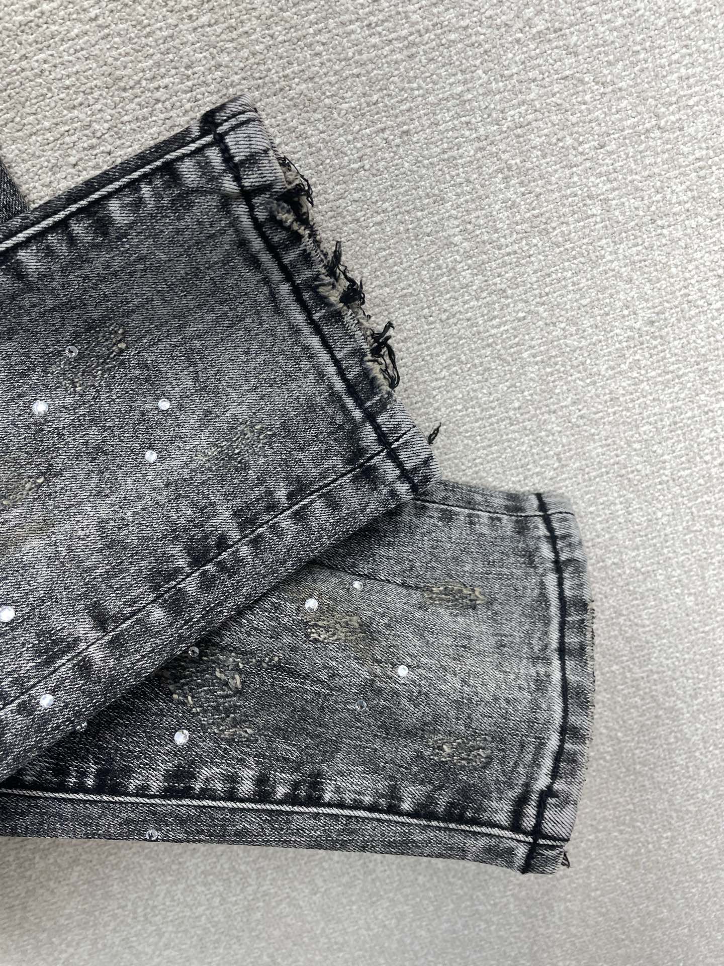 PURPLE BRAND💥砸锅卖铁都要上的新款新款 牛仔裤👖高端版本！专柜定制面料  透气舒适度高，细节