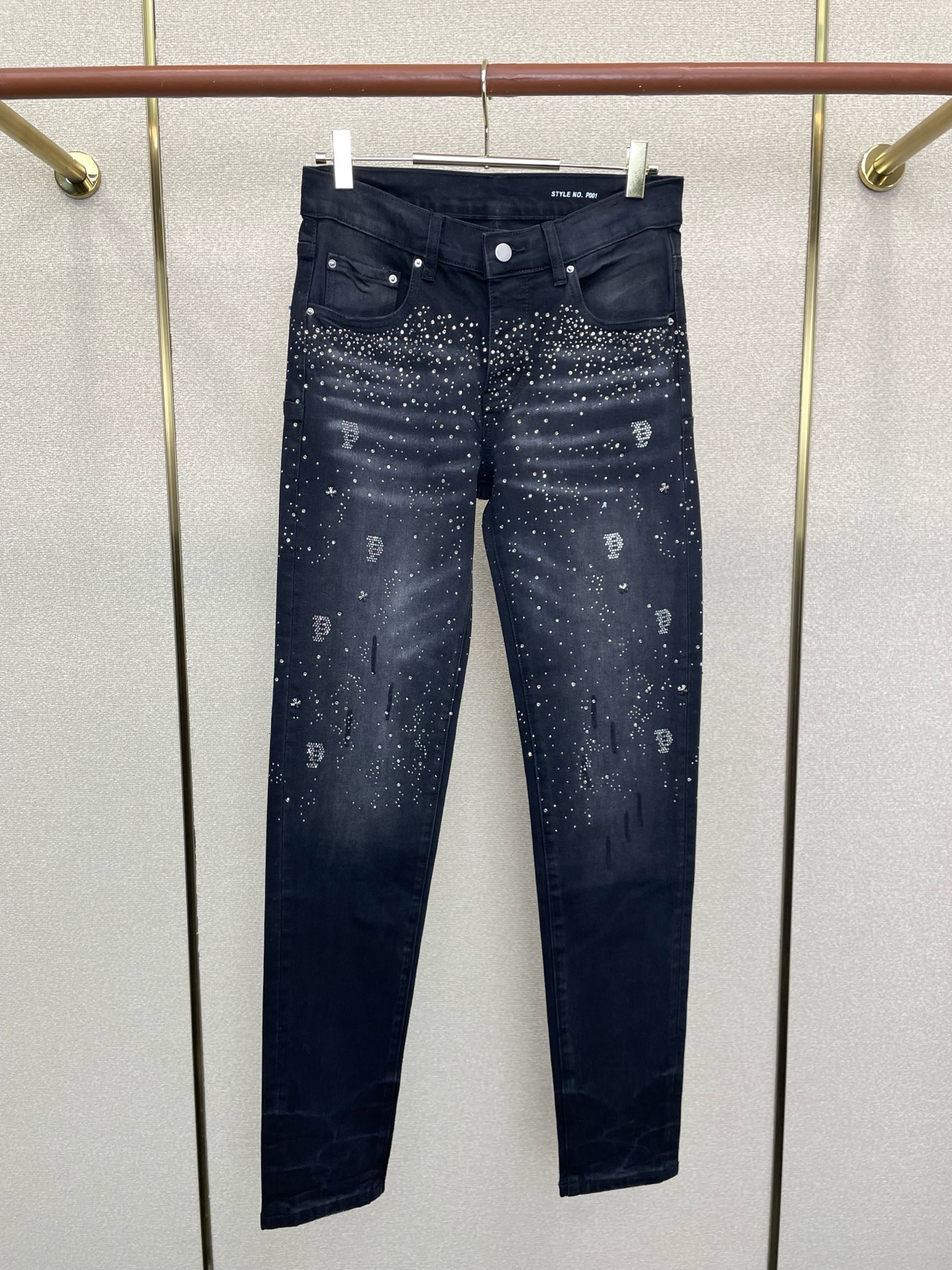 。PURPLE BRAND💥砸锅卖铁都要上的新款新款 牛仔裤👖高端版本！专柜定制面料  透气舒适度高，细