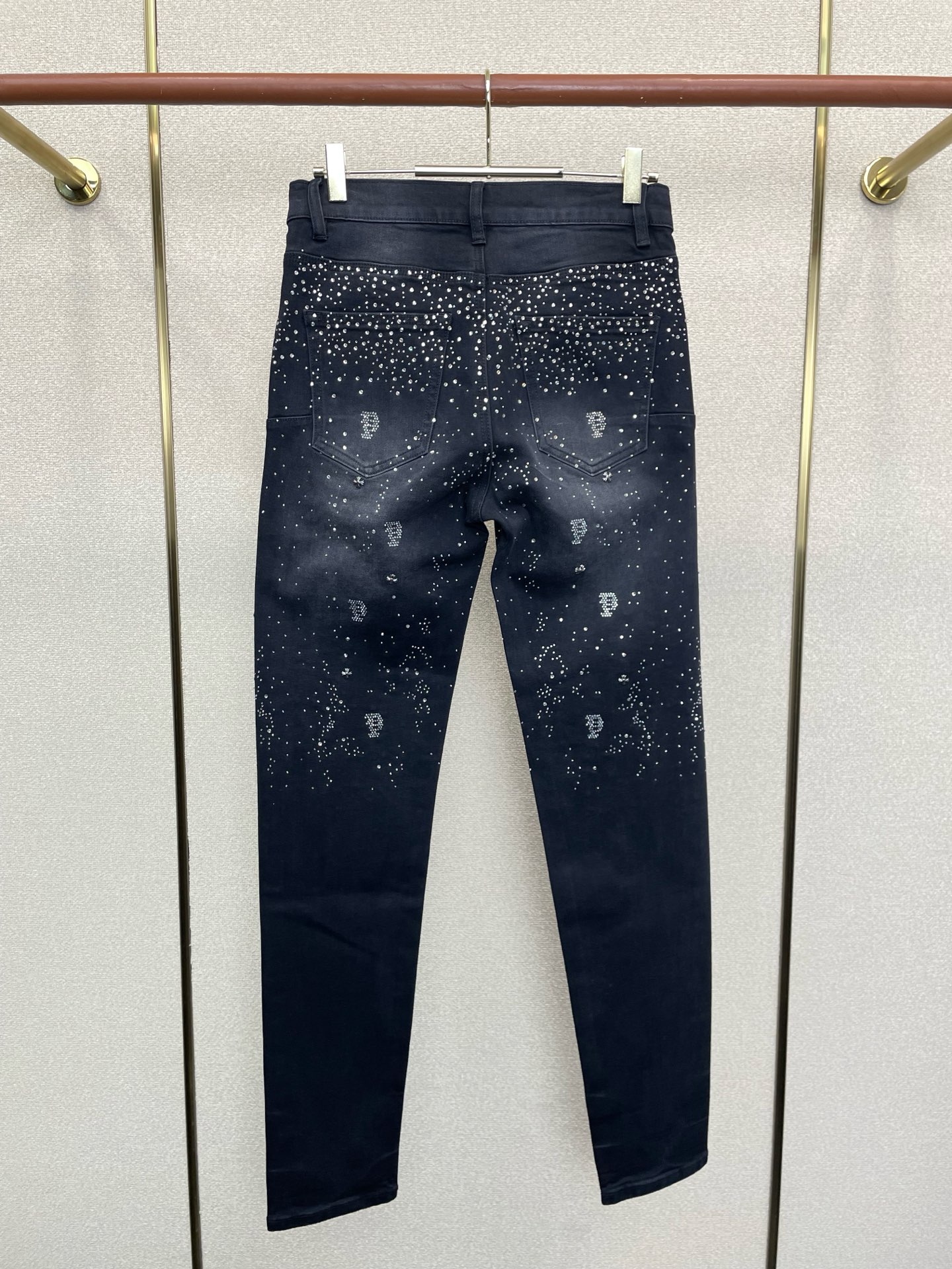 。PURPLE BRAND💥砸锅卖铁都要上的新款新款 牛仔裤👖高端版本！专柜定制面料  透气舒适度高，细