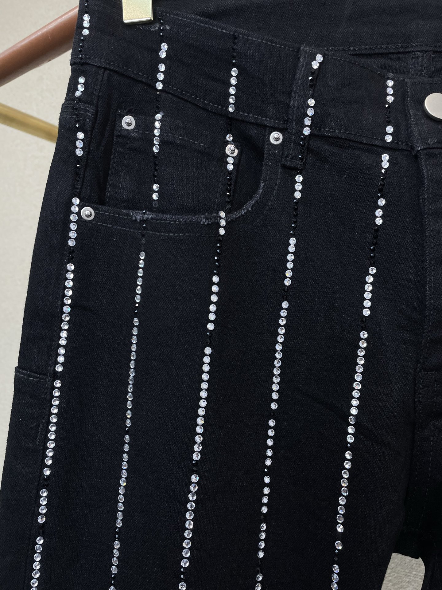 。PURPLE BRAND💥砸锅卖铁都要上的新款新款 牛仔裤👖高端版本！专柜定制面料  透气舒适度高，细