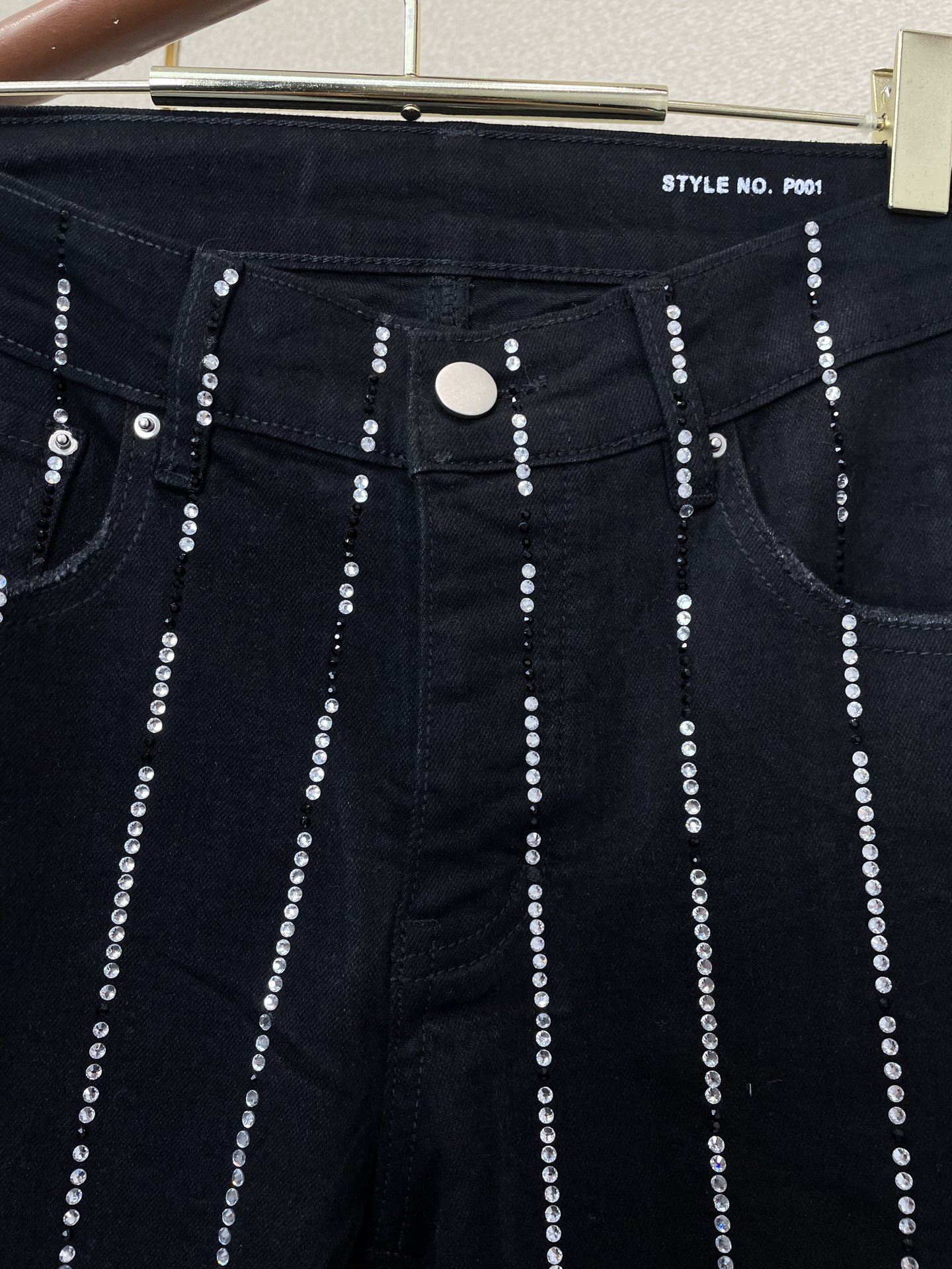 。PURPLE BRAND💥砸锅卖铁都要上的新款新款 牛仔裤👖高端版本！专柜定制面料  透气舒适度高，细
