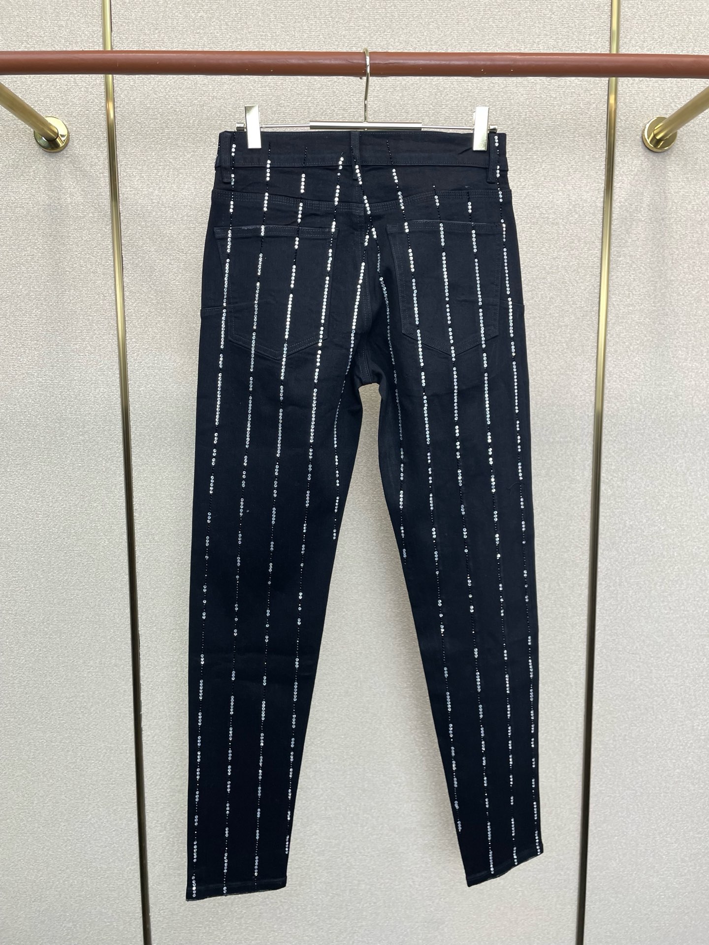 。PURPLE BRAND💥砸锅卖铁都要上的新款新款 牛仔裤👖高端版本！专柜定制面料  透气舒适度高，细
