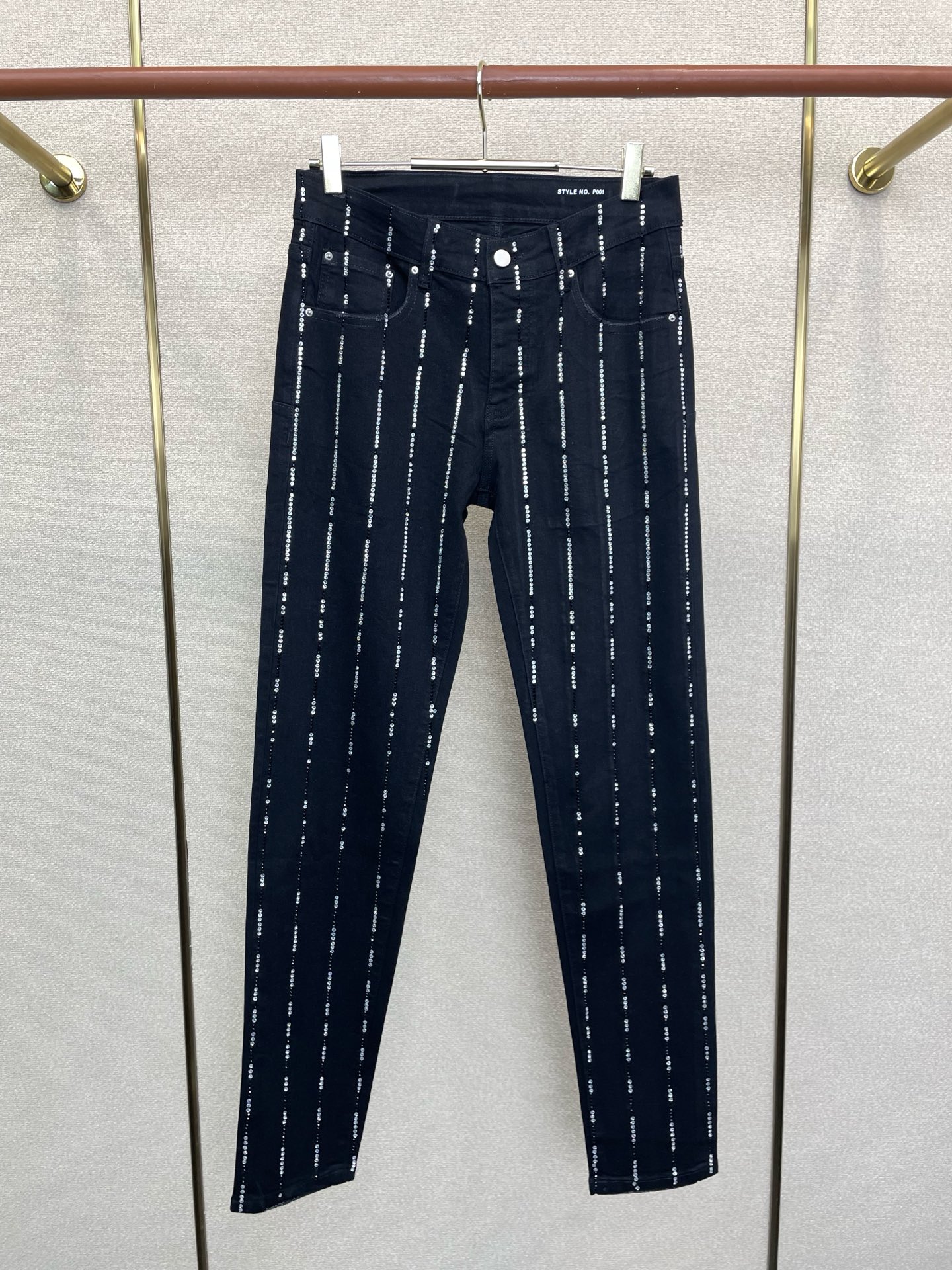 。PURPLE BRAND💥砸锅卖铁都要上的新款新款 牛仔裤👖高端版本！专柜定制面料  透气舒适度高，细