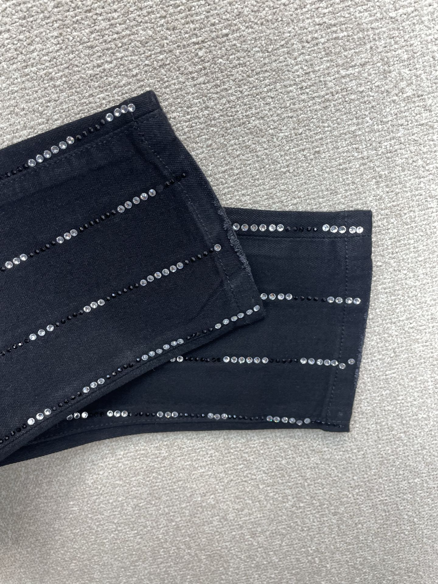 。PURPLE BRAND💥砸锅卖铁都要上的新款新款 牛仔裤👖高端版本！专柜定制面料  透气舒适度高，细
