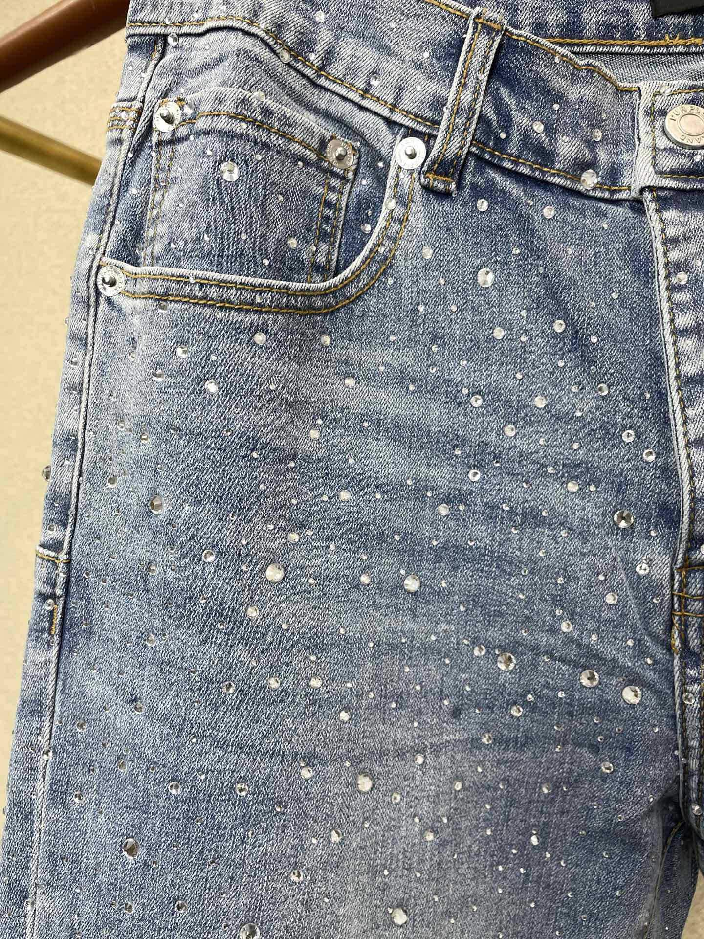 。PURPLE BRAND💥独家专供新款 牛仔裤👖高端版本！专柜定制面料  透气舒适度高，细节无可挑剔，