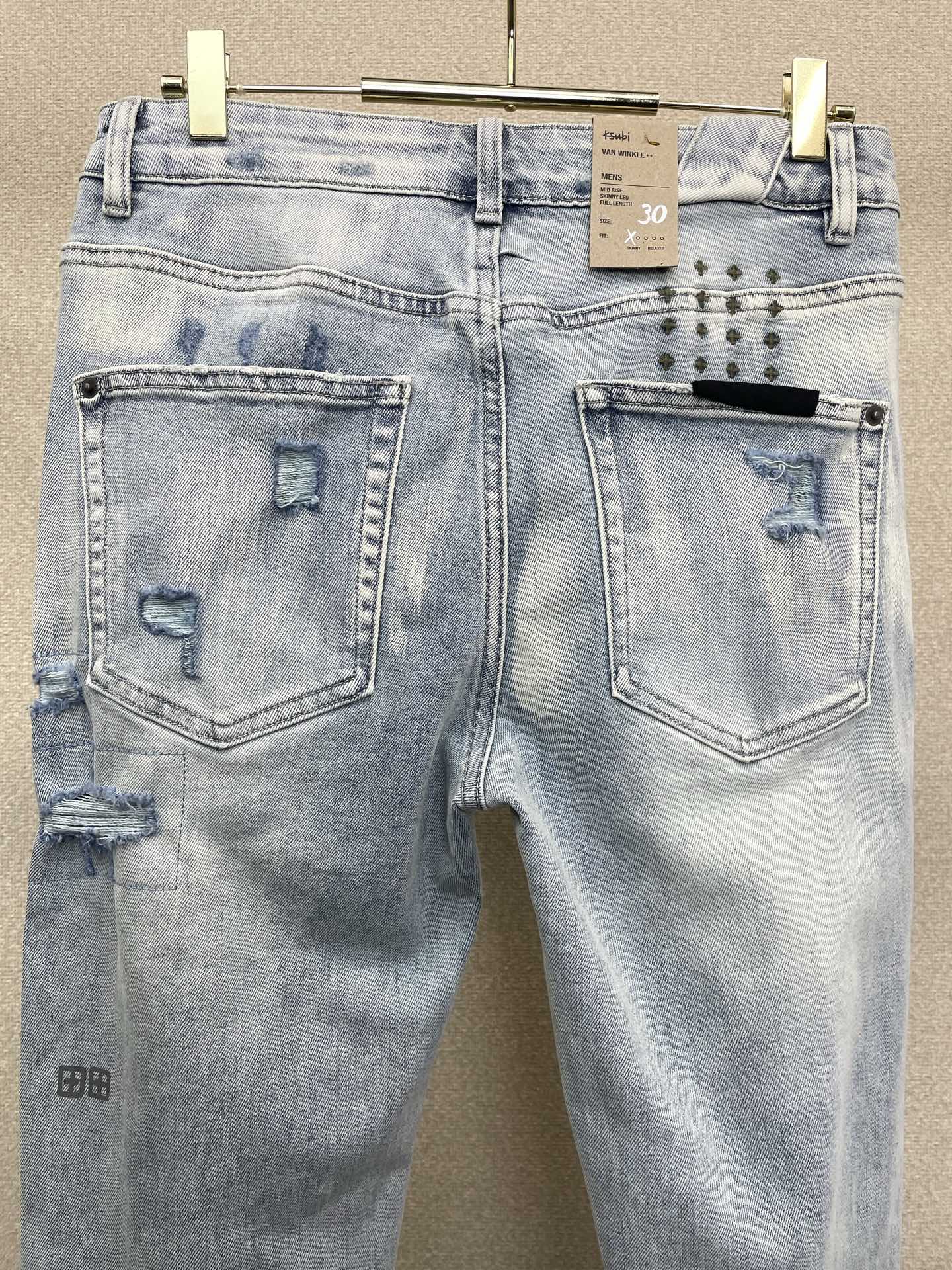 。KSUBI💥独家专供新款 牛仔裤👖高端版本！专柜定制面料  透气舒适度高，细节无可挑剔，品牌元素设计理