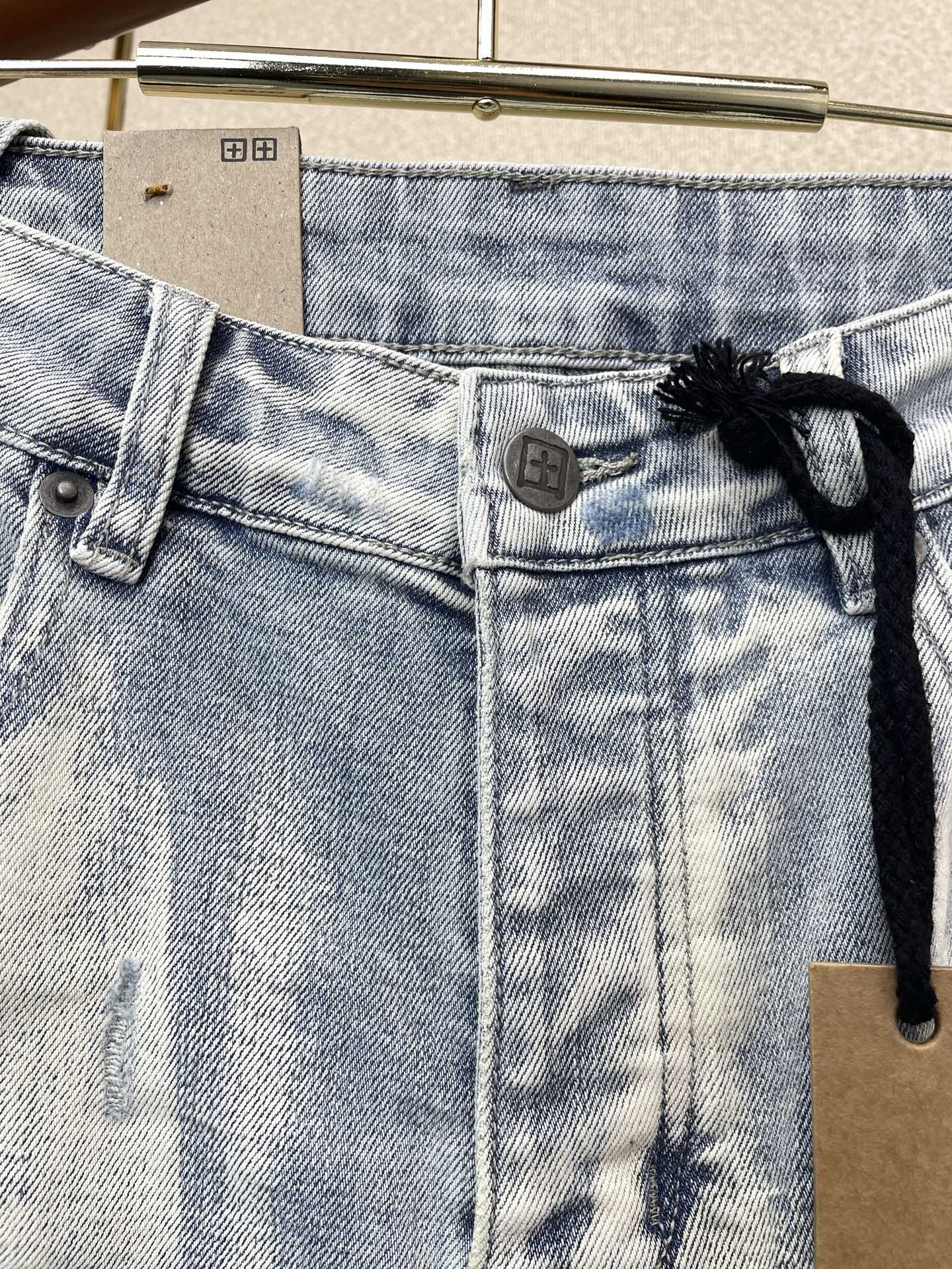 。KSUBI💥独家专供新款 牛仔裤👖高端版本！专柜定制面料  透气舒适度高，细节无可挑剔，品牌元素设计理
