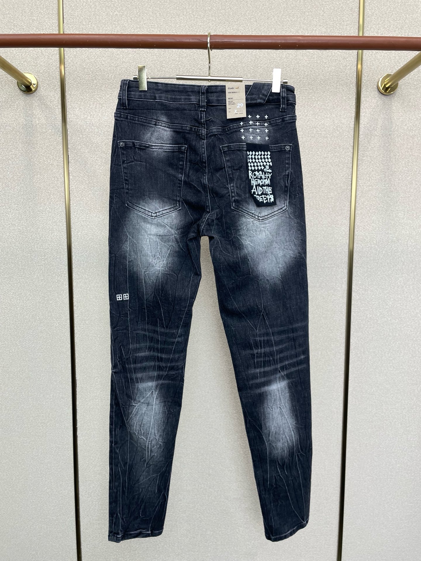 。KSUBI💥独家专供新款 牛仔裤👖高端版本！专柜定制面料  透气舒适度高，细节无可挑剔，品牌元素设计理