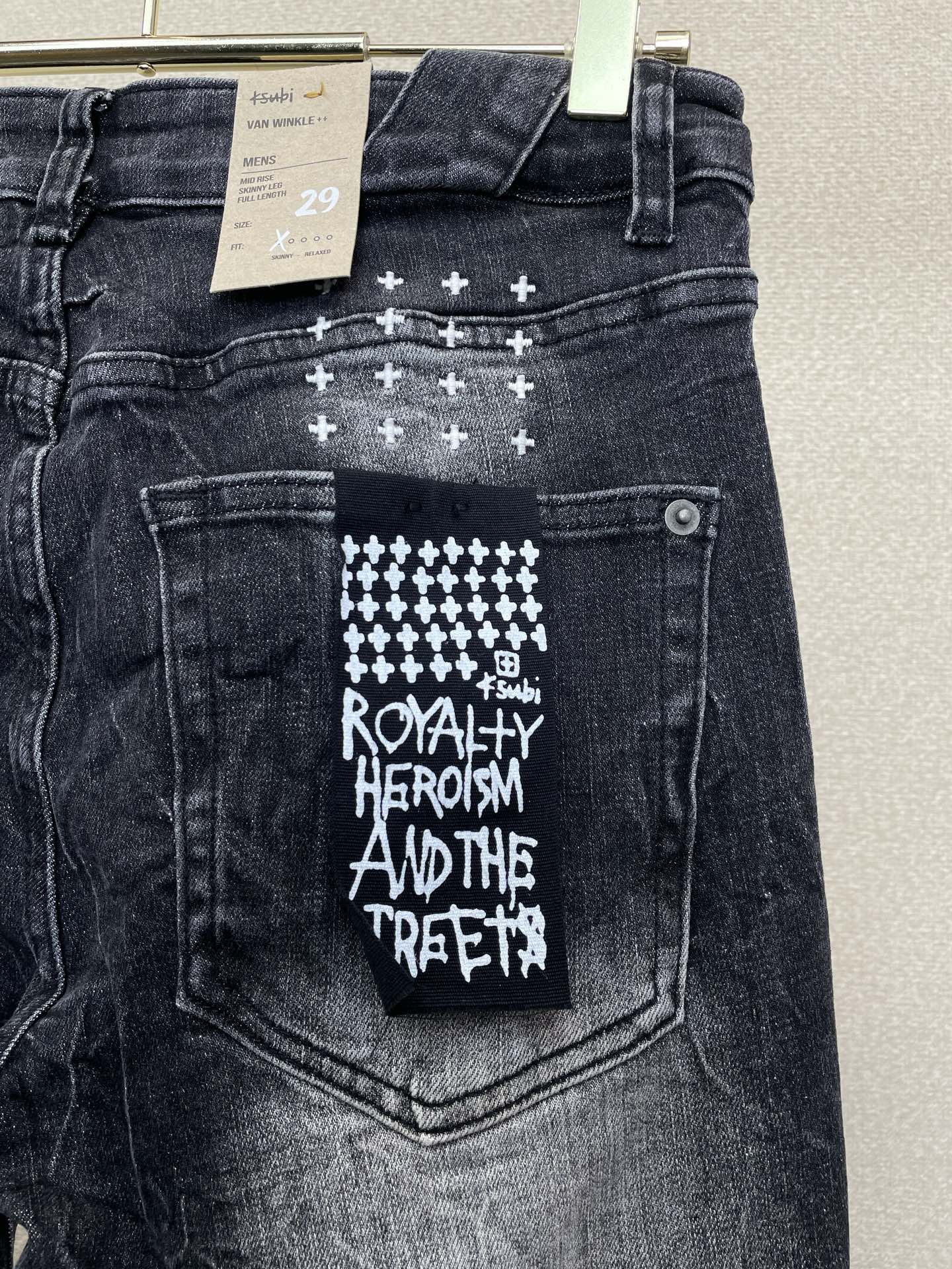 。KSUBI💥独家专供新款 牛仔裤👖高端版本！专柜定制面料  透气舒适度高，细节无可挑剔，品牌元素设计理
