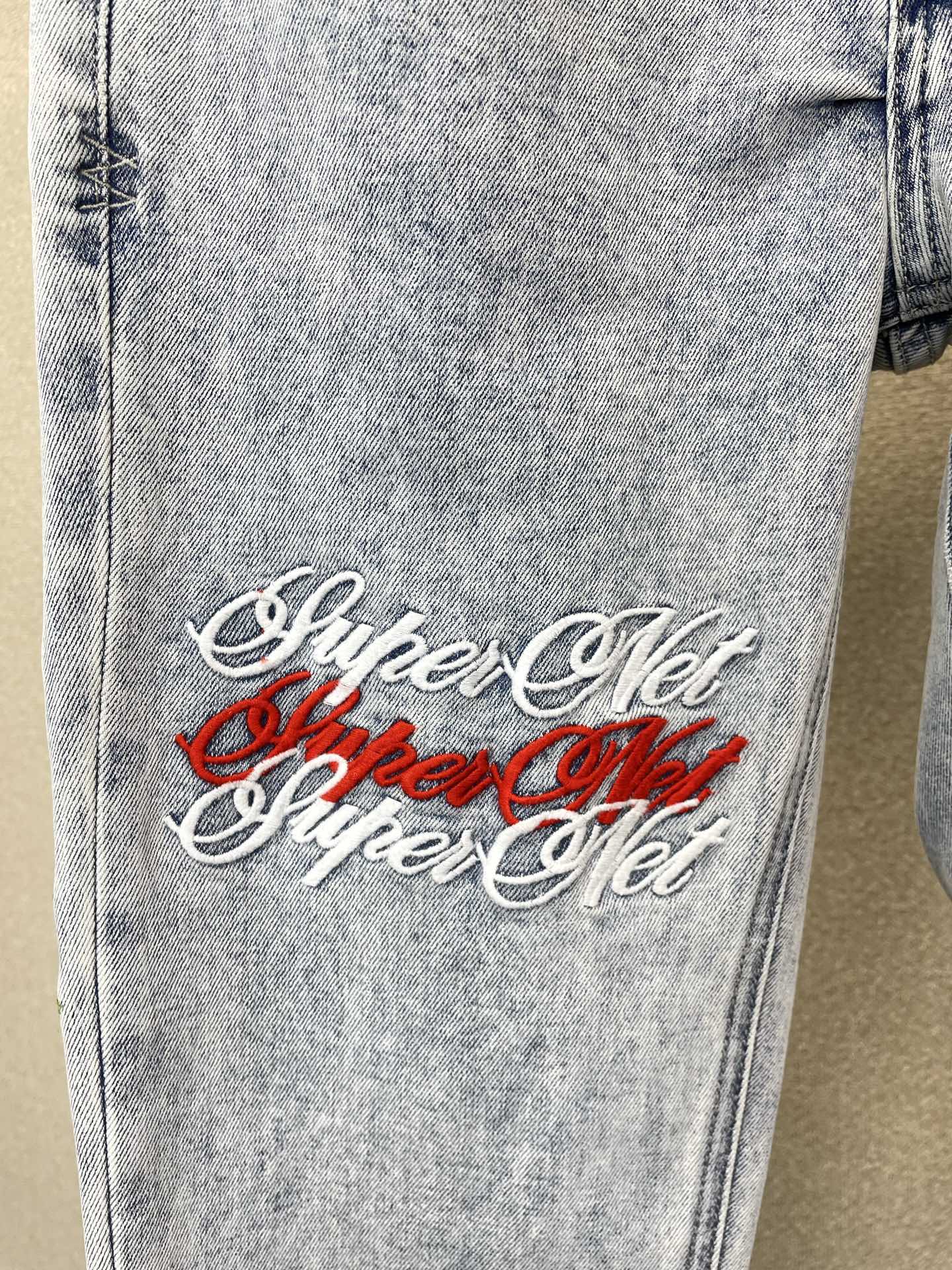 。KSUBI💥独家专供新款 牛仔裤👖高端版本！专柜定制面料  透气舒适度高，细节无可挑剔，品牌元素设计理