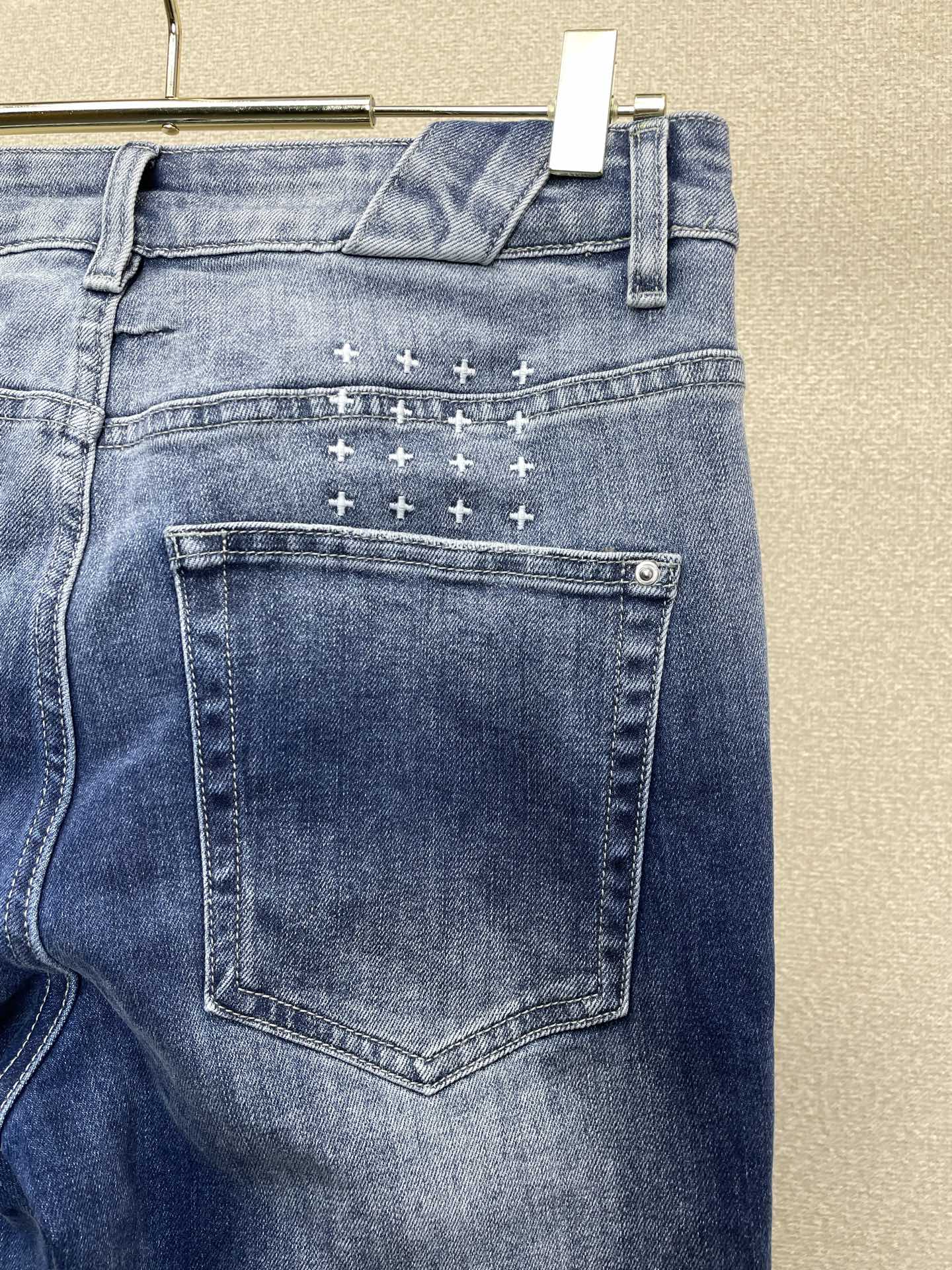 。KSUBI💥砸锅卖铁都要上的新款新款 牛仔裤👖高端版本！专柜定制面料  透气舒适度高，细节无可挑剔，品