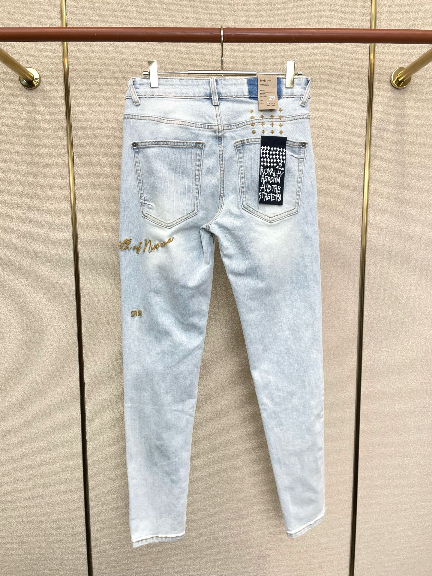 。KSUBI💥独家专供新款 牛仔裤👖高端版本！专柜定制面料 烫钻设计 透气舒适度高，细节无可挑剔，品牌元