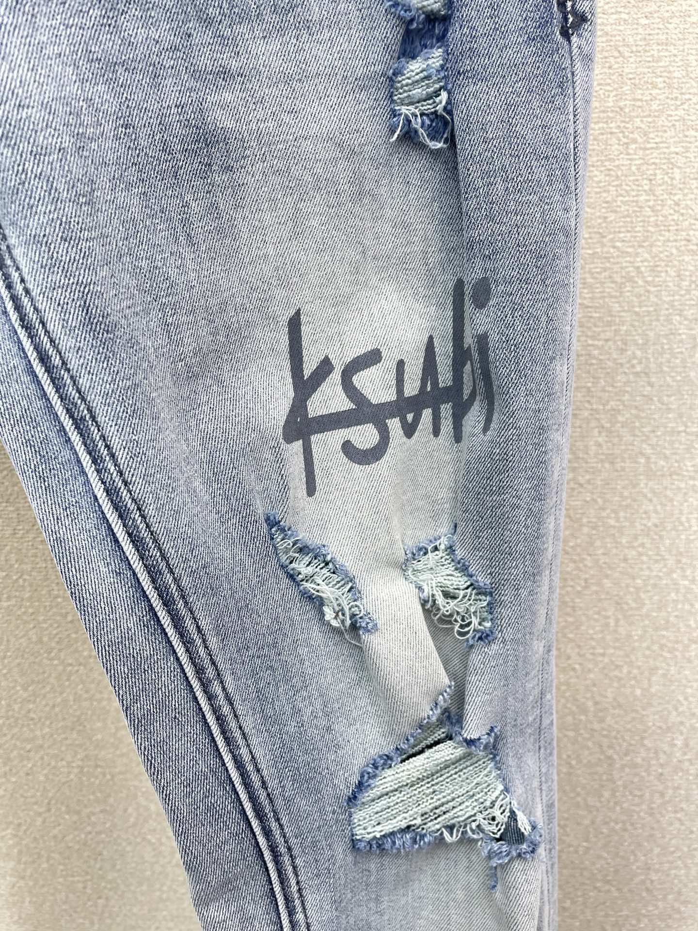 。KSUBI💥独家专供新款 牛仔裤👖高端版本！专柜定制面料 烫钻设计 透气舒适度高，细节无可挑剔，品牌元